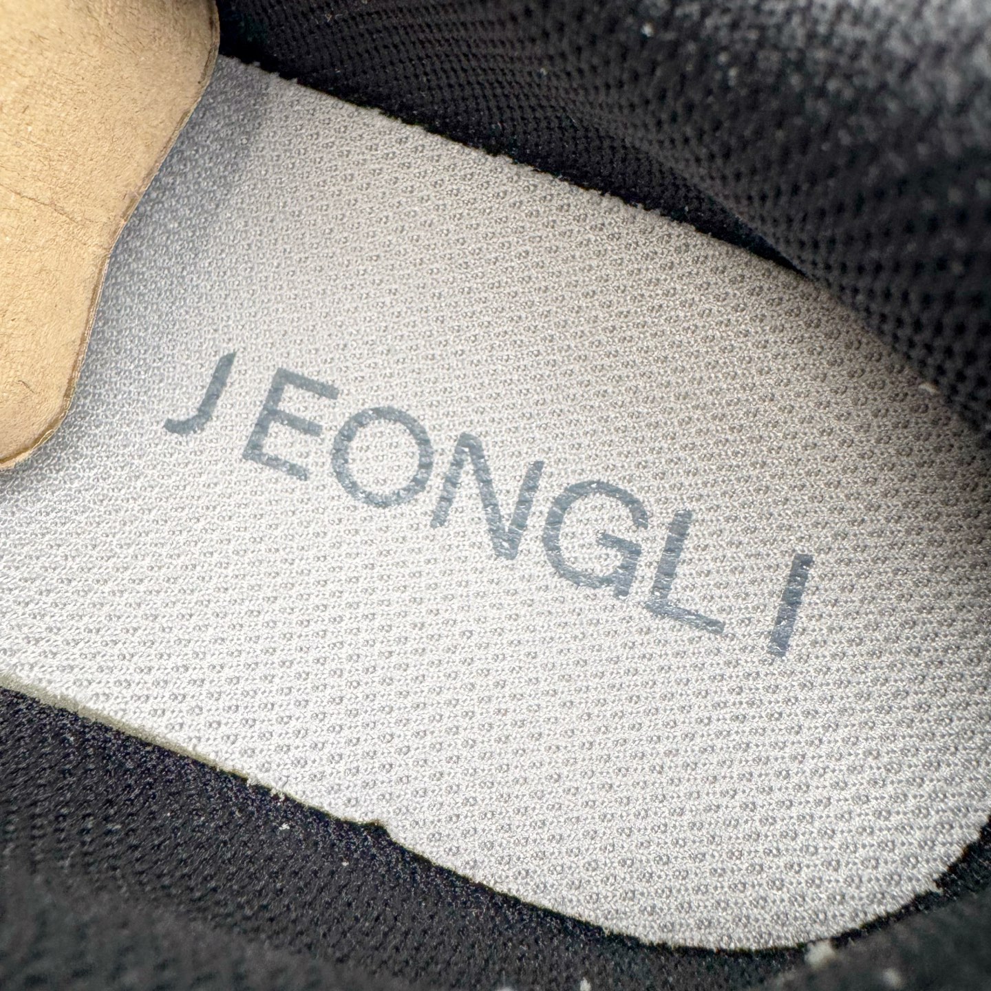 图片[12]-＃GX/绿X JEONGLI x SALOMON XA PRO 3D XA PRO 3D 萨洛蒙联名舒适百搭舒适百搭减震耐磨透气低帮休闲越野跑步鞋 纯原外贸平台特供订单 耗时半年巨作 全套原纸板楦头开发 原厂特供网布配套加持 确保原汁原味 完美呈现版型 原档数据独家私模五层组合大底 男女鞋同步官方开发至46.5 原装Ortholite轻量化鞋垫 中底布带钢印编号 原厂TPU锁扣 进口港宝加持 后跟自然饱满 还原公司包裹性 鞋面采用SENSIFT贴合技术 全方位贴合包裹脚型 鞋跟部鞋底牵引设计 提供强大的抓地性能 更适应野外崎岖不平的道路 其3D ADVANCED CHASSIS底盘 材料轻量大化 钉齿设计更具稳定性 防护性 鞋底易磨损区运用CONTAGRIP高耐磨材料 应对城市硬质路面长距离跑考验 尺码：36 36.5 37.5 38 38.5 39 40 40.5 41 42 42.5 43 44 44.5 45 46 46.5-选品中心