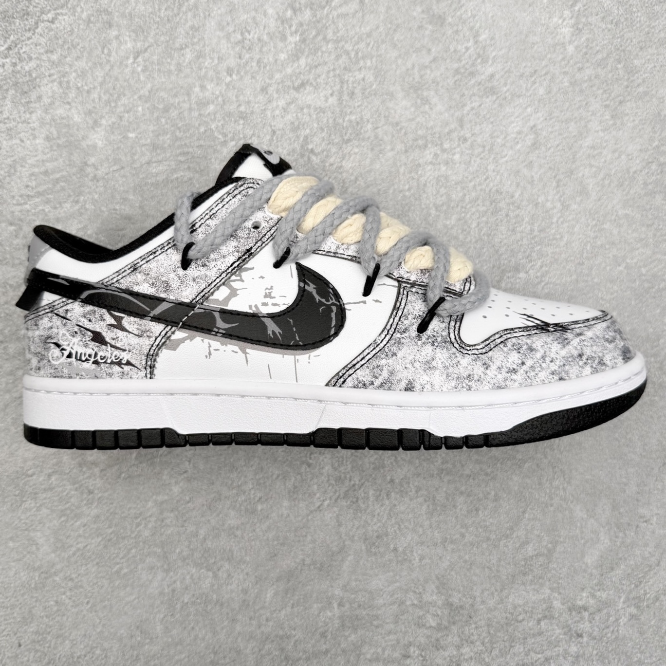 NK Dunk Low DD1391-100 定制系列天花板 无原鞋不开发 全系列得物原鞋一比一校对开发 配色持续更新中 终端对接 优势输出 全套原厂楦头原纸板数据档案倾力打造 原汁原味莞产 极致还原 圈内最强针车工艺 高端零售指定版 广东原厂配套原盒原标 鞋盒分三个尺码段 原厂冲刀 超高清洁度 全鞋零毛边皮料切割 采用原厂百宏鞋带以及原厂百宏织唛舌标 内标可供原厂几率过验 进口原装条纹中底布 四线拉帮白色点胶 原厂拉帮手法遵循公司 原厂电绣 极致还原 尺码：36 36.5 37.5 38 38.5 39 40 40.5 41 42 42.5 43 44 44.5 45 46-选品中心