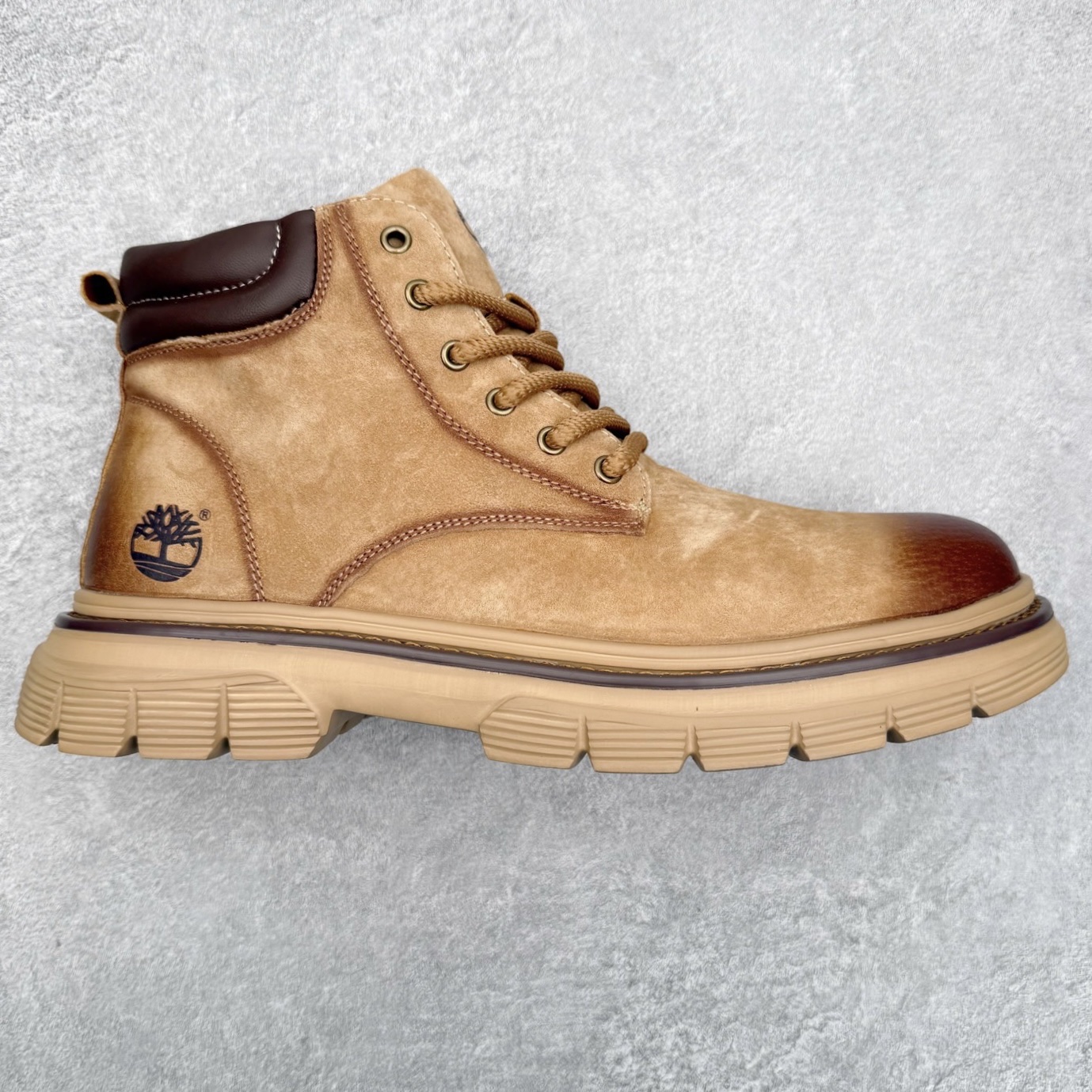 Timberland添柏岚/天伯伦 秋冬新品（毛绒内里🔥保暖锁热）秋冬必备户外休闲大黄靴系列#广东大厂品质 原盒原包装 时尚潮流搭配 面料采用意大利🇮🇹顶级磨砂细纹牛皮 轻质大底 搭配防臭防腐真皮乳胶鞋垫 大底到五金都是代工厂原材料制作 同原版固特异永不开胶工艺 好货不杀猪 首单质量严格把控 全网独家首发 品质毋庸置疑 全套官网统一包装 给您完美的穿着体验 质量考究耐穿 型男必备 专治不帅 高品质脚感一流 今年冬季防寒户外专用 日常随意搭配 尺码：38-44（皮鞋码）-选品中心