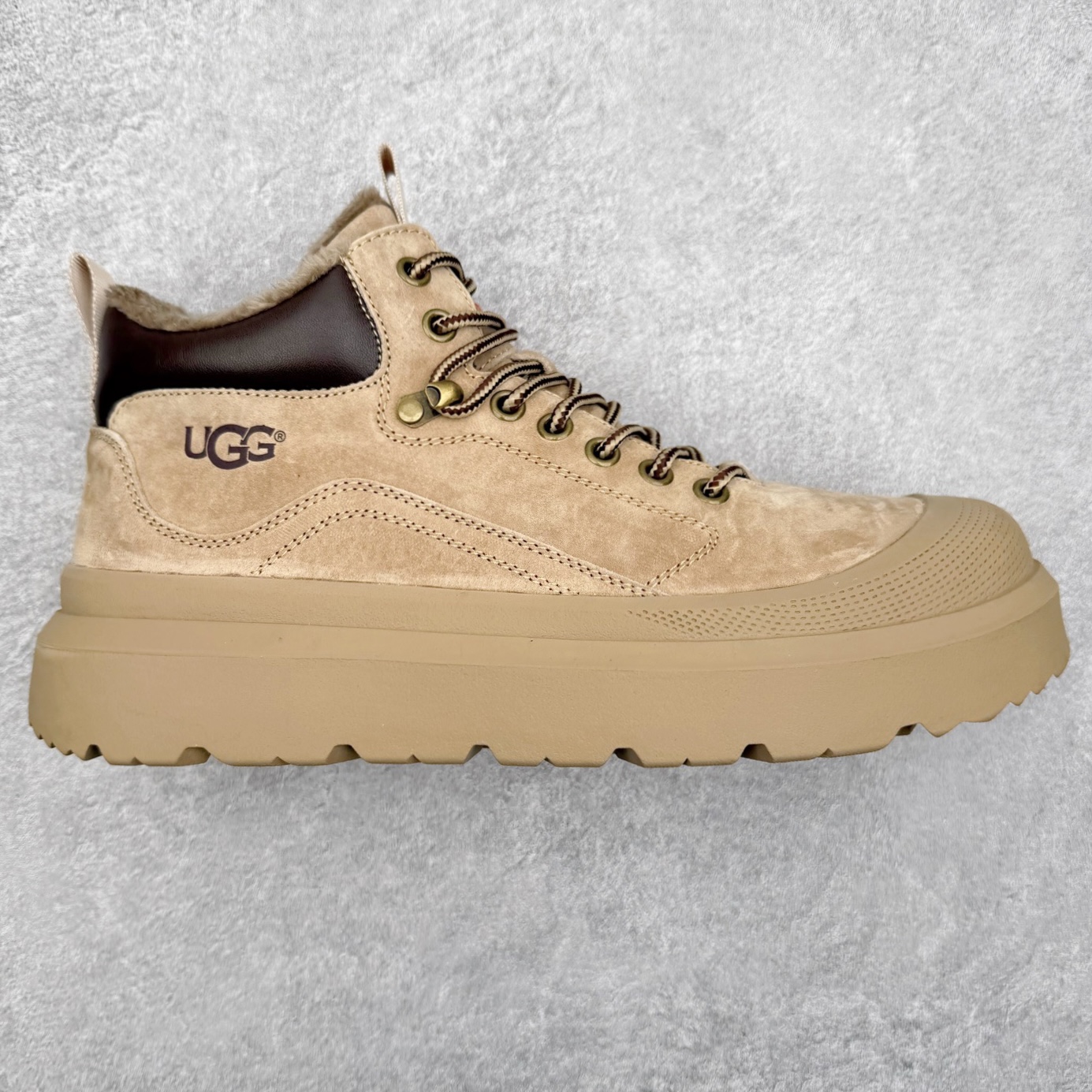 UGG Tasman Weather Hybrid 塔斯曼混合系列轻量休闲鞋 美国UGG秋冬新品（毛绒一体内里🔥保暖锁热）秋冬必备 户外男士高帮休闲马丁靴雪地靴系列 广东大厂品质 秋冬新款 时尚潮流搭配 面料釆用意大利进口磨砂牛皮 全鞋真牛皮材料 大底到五金都是代工厂原材料制作 好货不杀猪 首单质量严格把控 全套官网统一包装 今年冬季防寒户外专用产品 日常随意搭配 型男必备‼尺码：38-44-选品中心