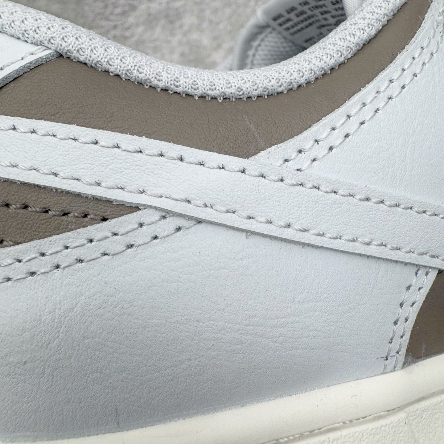 图片[17]-＃YC纯原 NK Dunk Low 棕灰色 HF5441-202 实力大厂出品 新配色陆续开发 利润个位数只为口碑 全套原纸板楦头开发 确保原汁原味 完美呈现DUNK版型 一比一鞋头弧度高度鞋身弧度 此版本只针对中端市场 皮料材质有所更替 其他数据细节工艺流程均保持一致 绝不口嗨 细节品控鞋型随意对比 独家私模官方第六代原厂航空铝磨具打磨大底 鞋头坡度极致还原 无解鞋型 原盒原配 圈内天花板工艺 原厂玻璃冲刀 超高清洁度 全鞋零毛边皮料切割 原厂中底布点胶 中底布拉帮走线遵循公司 尺码：36 36.5 37.5 38 38.5 39 40 40.5 41 42 42.5 43 44 44.5 45 46-选品中心