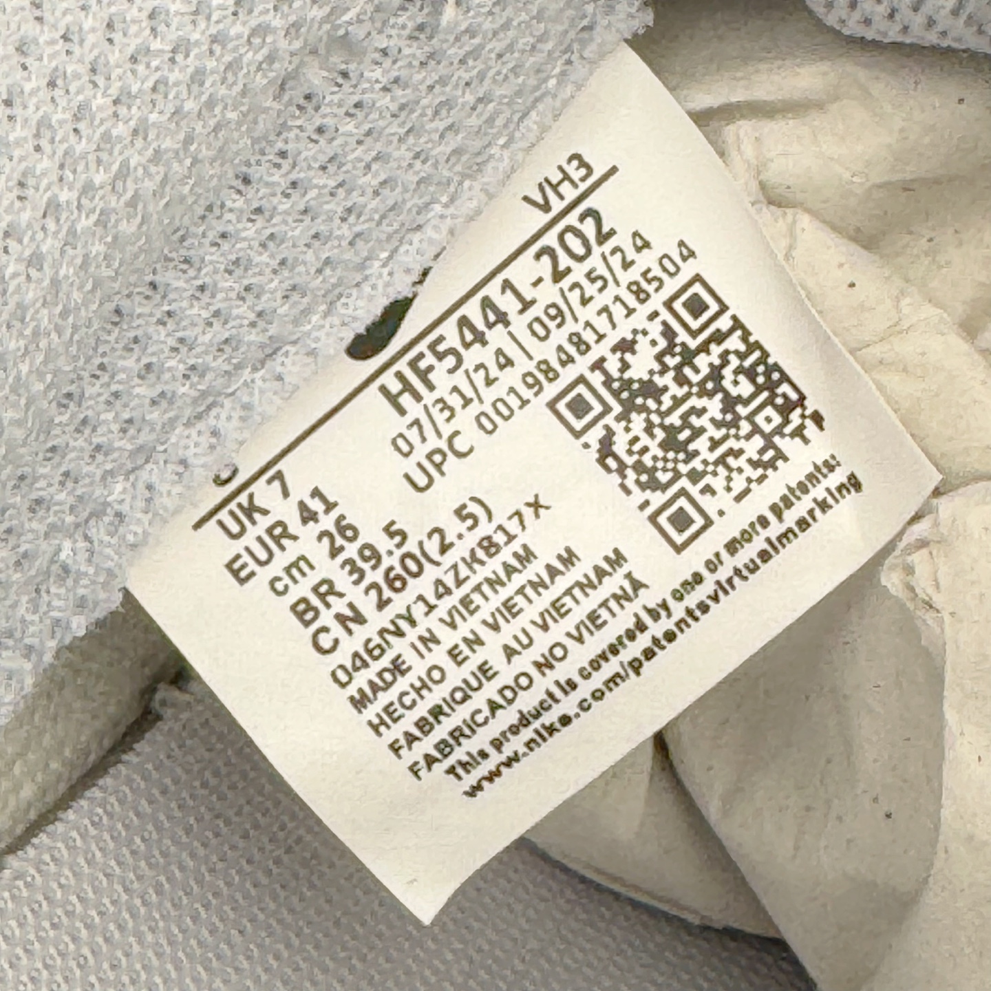 图片[12]-＃YC纯原 NK Dunk Low 棕灰色 HF5441-202 实力大厂出品 新配色陆续开发 利润个位数只为口碑 全套原纸板楦头开发 确保原汁原味 完美呈现DUNK版型 一比一鞋头弧度高度鞋身弧度 此版本只针对中端市场 皮料材质有所更替 其他数据细节工艺流程均保持一致 绝不口嗨 细节品控鞋型随意对比 独家私模官方第六代原厂航空铝磨具打磨大底 鞋头坡度极致还原 无解鞋型 原盒原配 圈内天花板工艺 原厂玻璃冲刀 超高清洁度 全鞋零毛边皮料切割 原厂中底布点胶 中底布拉帮走线遵循公司 尺码：36 36.5 37.5 38 38.5 39 40 40.5 41 42 42.5 43 44 44.5 45 46-选品中心