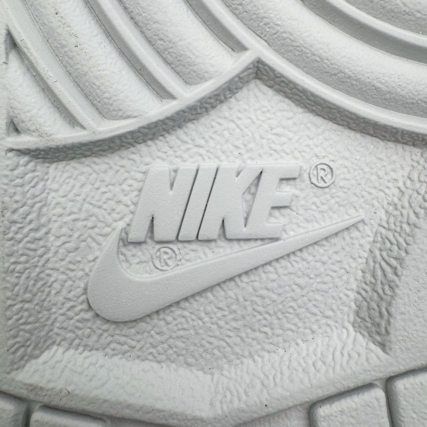 图片[20]-＃YC纯原 NK Dunk Low 棕灰色 HF5441-202 实力大厂出品 新配色陆续开发 利润个位数只为口碑 全套原纸板楦头开发 确保原汁原味 完美呈现DUNK版型 一比一鞋头弧度高度鞋身弧度 此版本只针对中端市场 皮料材质有所更替 其他数据细节工艺流程均保持一致 绝不口嗨 细节品控鞋型随意对比 独家私模官方第六代原厂航空铝磨具打磨大底 鞋头坡度极致还原 无解鞋型 原盒原配 圈内天花板工艺 原厂玻璃冲刀 超高清洁度 全鞋零毛边皮料切割 原厂中底布点胶 中底布拉帮走线遵循公司 尺码：36 36.5 37.5 38 38.5 39 40 40.5 41 42 42.5 43 44 44.5 45 46-选品中心