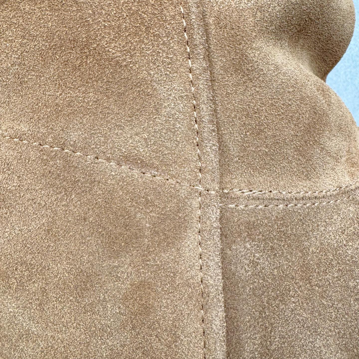 图片[14]-＃GD广顶 Balenciaga Alaska Fur 巴黎世家绒面革圆头套筒短筒雪地靴 原版购入开发 做货 极致做旧 巴黎世家做旧的款式百分之90都是好看的 这双靴子也不例外 破旧风格 双层材质 外层粗帆布做了磨损和褪色处理 内层做了透气网状里布 比较惊艳的是鞋底和鞋侧橡胶 原版定制进口做旧帆布 原版进口透气网里 原版开模橡胶大底 增高底厚5CM超显大长腿NCC 尺码： 39 40 41 42 43 44 45-选品中心