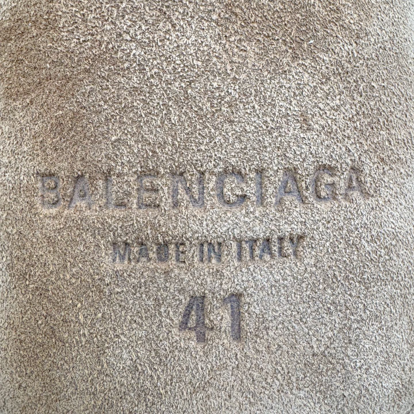 图片[18]-＃GD广顶 Balenciaga Alaska Fur 巴黎世家绒面革圆头套筒短筒雪地靴 原版购入开发 做货 极致做旧 巴黎世家做旧的款式百分之90都是好看的 这双靴子也不例外 破旧风格 双层材质 外层粗帆布做了磨损和褪色处理 内层做了透气网状里布 比较惊艳的是鞋底和鞋侧橡胶 原版定制进口做旧帆布 原版进口透气网里 原版开模橡胶大底 增高底厚5CM超显大长腿NCC 尺码： 39 40 41 42 43 44 45-选品中心