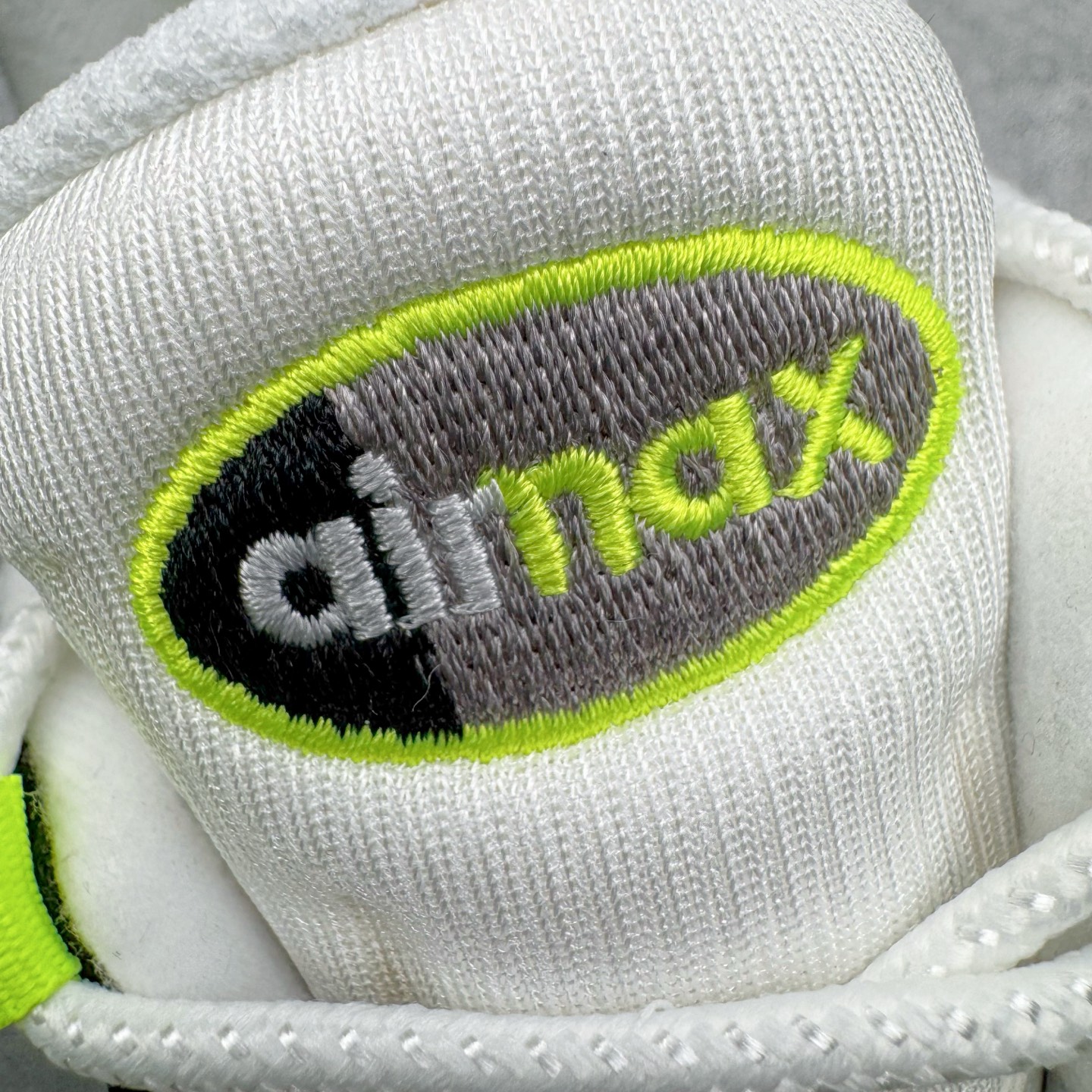 图片[13]-＃GX纯原 NK Air Max 95 复古减震气垫跑鞋 灰绿 HM4740-001 经典重温 外单专供大厂出品 品质稳定 一百余色 终端操作 鞋款设计灵感源于人体构造 中底设计基于人体的脊柱构造 是整体设计的核心 尼龙孔眼代表了肋骨 而分层式面板和网眼象征着肌肉纤维和肉体组织 Air Max 95采用了两个独立的吹塑成型的Air-Sole单元 并首次在前掌使用可视化气垫设计 Swoosh logo夜当作一个 点符号放在了鞋子的后帮位置 20年的发展让 AIR MAX 95有了不同的故事 20年后再度面向世人的时候 焕然一新的面貌 让人有了另外一种清新脱俗的感觉 尺码：40 40.5 41 42 42.5 43 44 44.5 45 45.5 46 47.5 48.5-选品中心