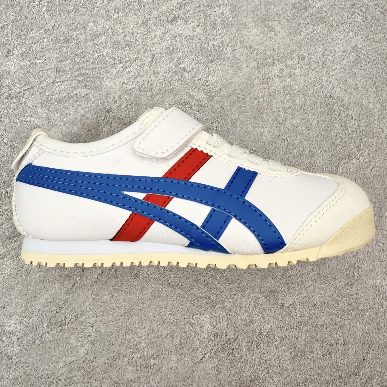 图片[11]-Onitsuka Tiger 鬼冢虎童鞋 原盒原标半码 四联官方吊牌 乳胶组合鞋垫、纸质钢印中底 纯正尼龙布 做工极其细腻 原版全年原价不打折 全方位对比专柜 不用宰手买原版 这里满足你 24-37-选品中心