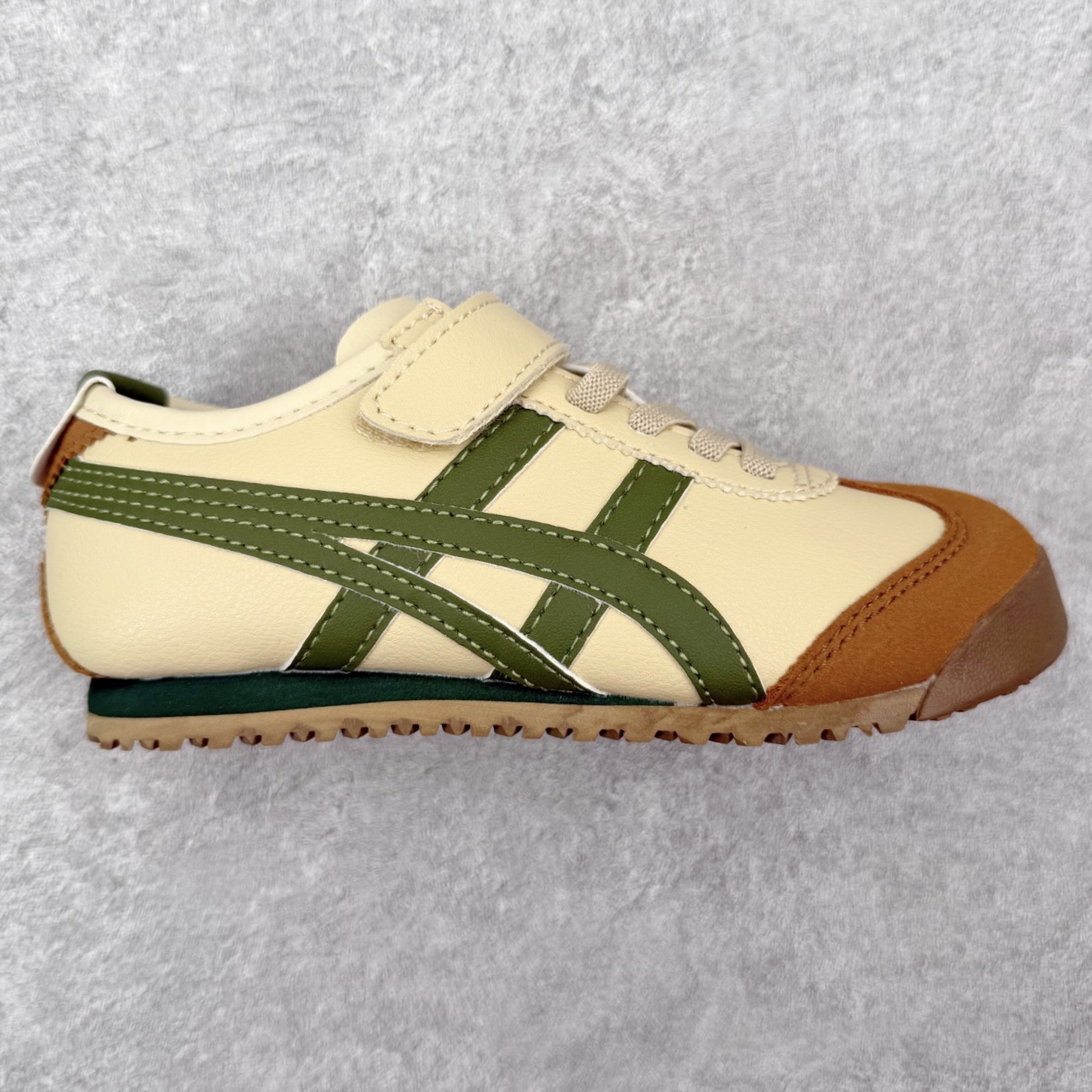 图片[5]-Onitsuka Tiger 鬼冢虎童鞋 原盒原标半码 四联官方吊牌 乳胶组合鞋垫、纸质钢印中底 纯正尼龙布 做工极其细腻 原版全年原价不打折 全方位对比专柜 不用宰手买原版 这里满足你 24-37-选品中心