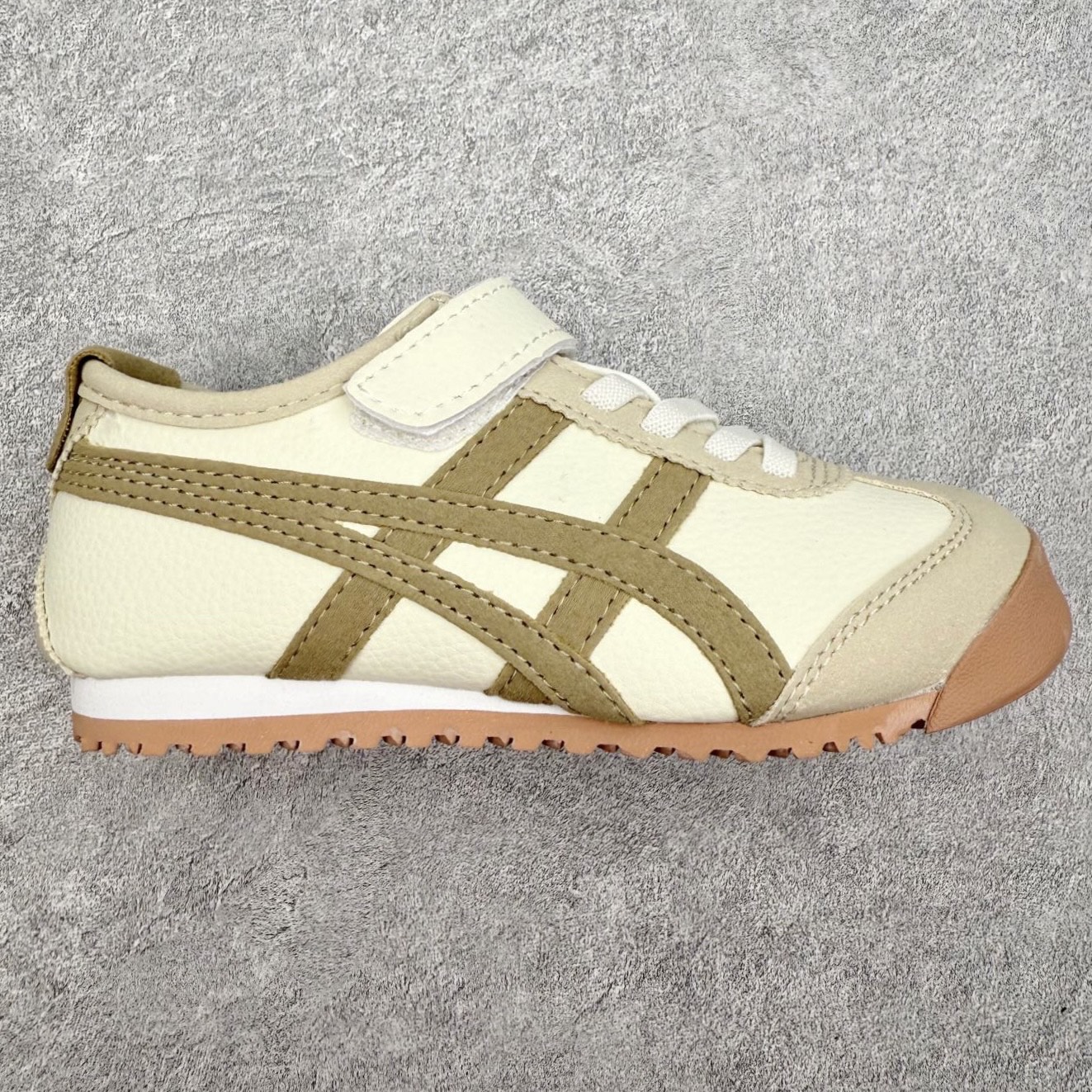 图片[13]-Onitsuka Tiger 鬼冢虎童鞋 原盒原标半码 四联官方吊牌 乳胶组合鞋垫、纸质钢印中底 纯正尼龙布 做工极其细腻 原版全年原价不打折 全方位对比专柜 不用宰手买原版 这里满足你 24-37-选品中心