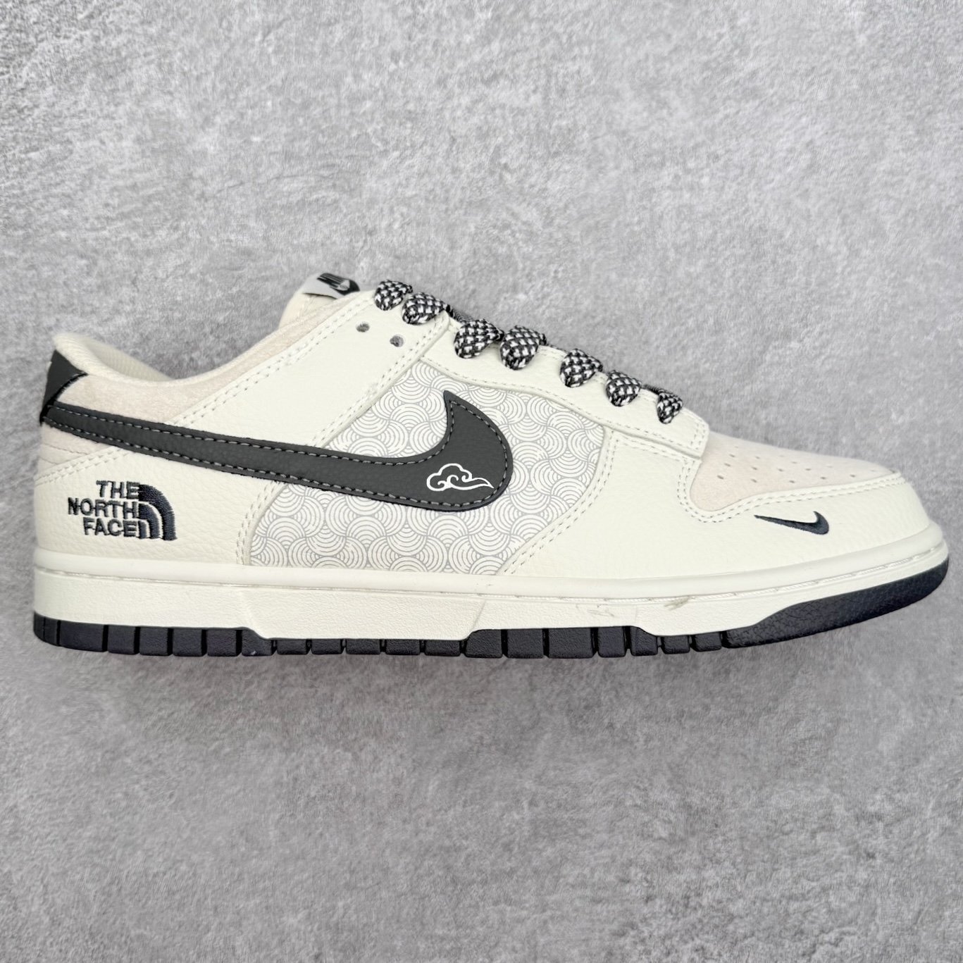 图片[6]-＃纯原福利 NK Dunk Low 定制配色 大厂出品 极力推荐 原装头层材料 独家版型蒸餾加工帶來的是更好的视觉和脚感体验大厂纯原品质出货 清洁度 电绣工艺 皮料切割干净无任何毛边 细节完美 尺码：36 36.5 37.5 38 38.5 39 40 40.5 41 42 42.5 43 44 44.5 45-选品中心