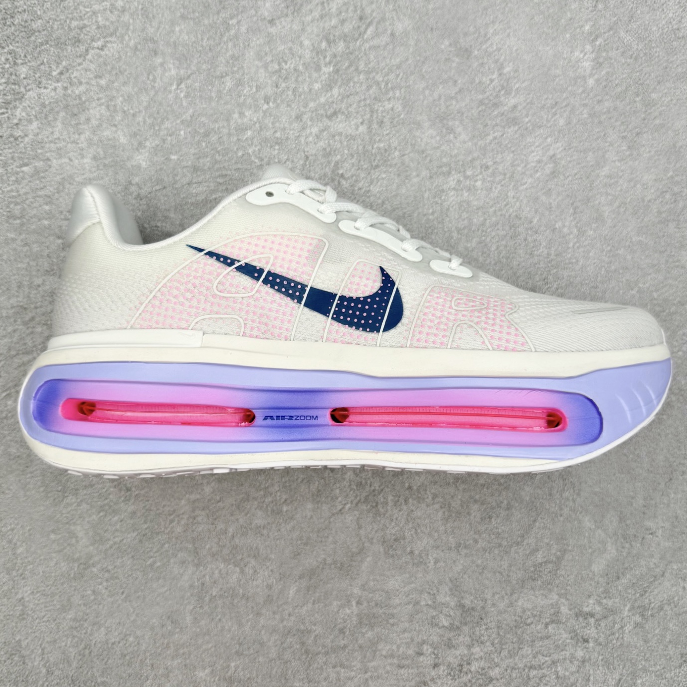 NK Vomero Premium 时尚舒适 网布防滑耐磨 低帮跑步鞋 HM5973-417 实拍调校N版已经零色差零失真 百分百还原实物色彩所见即所得 不存在货不对板色差等低级问题 选购参考实物拍摄 不混卖不参货 只用心做好货严格选品 承诺混一赔十 尺码：36 36.5 37.5 38 38.5 39 40 40.5 41 42 42.5 43 44 44.5 45-选品中心