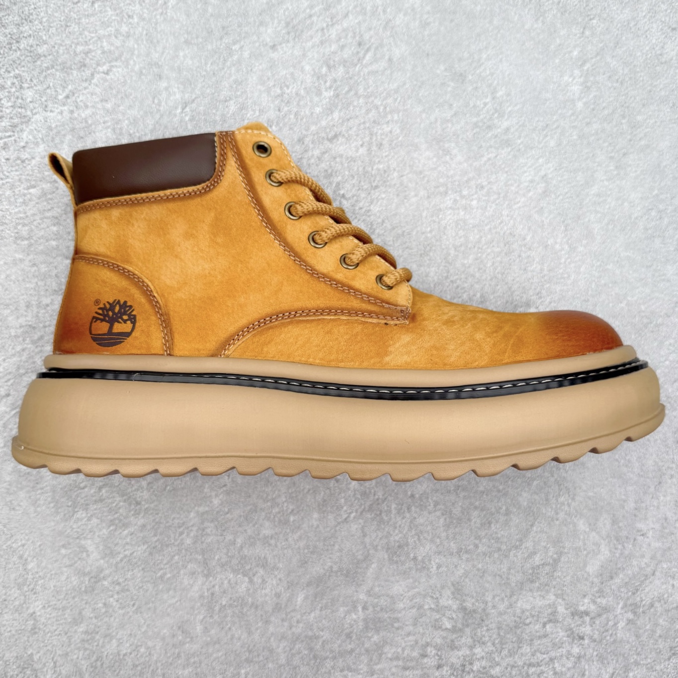 Timberland添柏岚/天伯伦 秋冬新品 秋冬必备户外休闲大黄靴系列#广东大厂品质 原盒原包装 时尚潮流搭配 面料采用意大利🇮🇹顶级磨砂细纹牛皮 轻质大底 搭配防臭防腐真皮乳胶鞋垫 大底到五金都是代工厂原材料制作 同原版固特异永不开胶工艺 好货不杀猪 首单质量严格把控 全网独家首发 品质毋庸置疑 全套官网统一包装 给您完美的穿着体验 质量考究耐穿 型男必备 专治不帅 高品质脚感一流 今年冬季防寒户外专用 日常随意搭配 尺码：38-44（皮鞋码）-选品中心