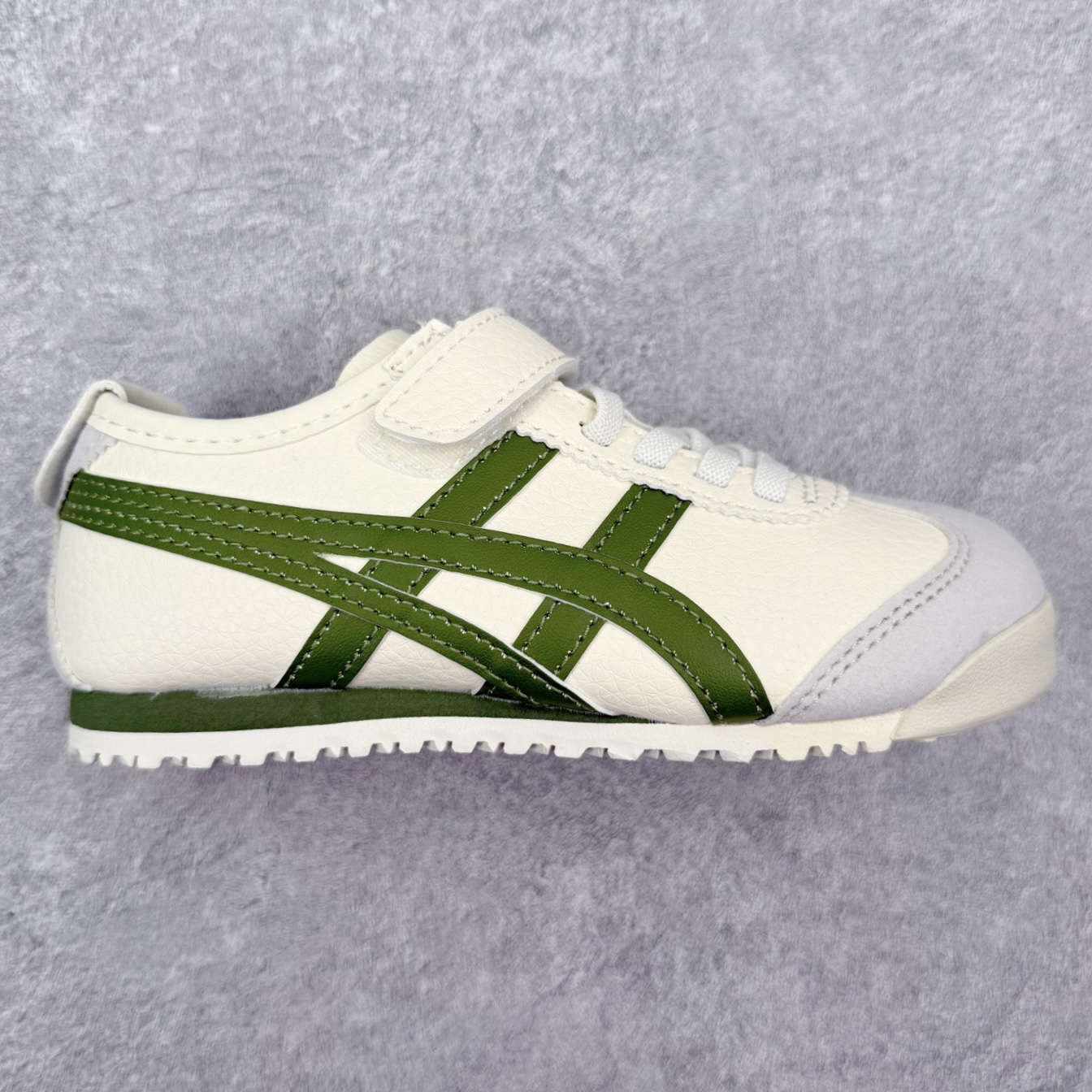 Onitsuka Tiger 鬼冢虎童鞋 原盒原标半码 四联官方吊牌 乳胶组合鞋垫、纸质钢印中底 纯正尼龙布 做工极其细腻 原版全年原价不打折 全方位对比专柜 不用宰手买原版 这里满足你 24-37-选品中心