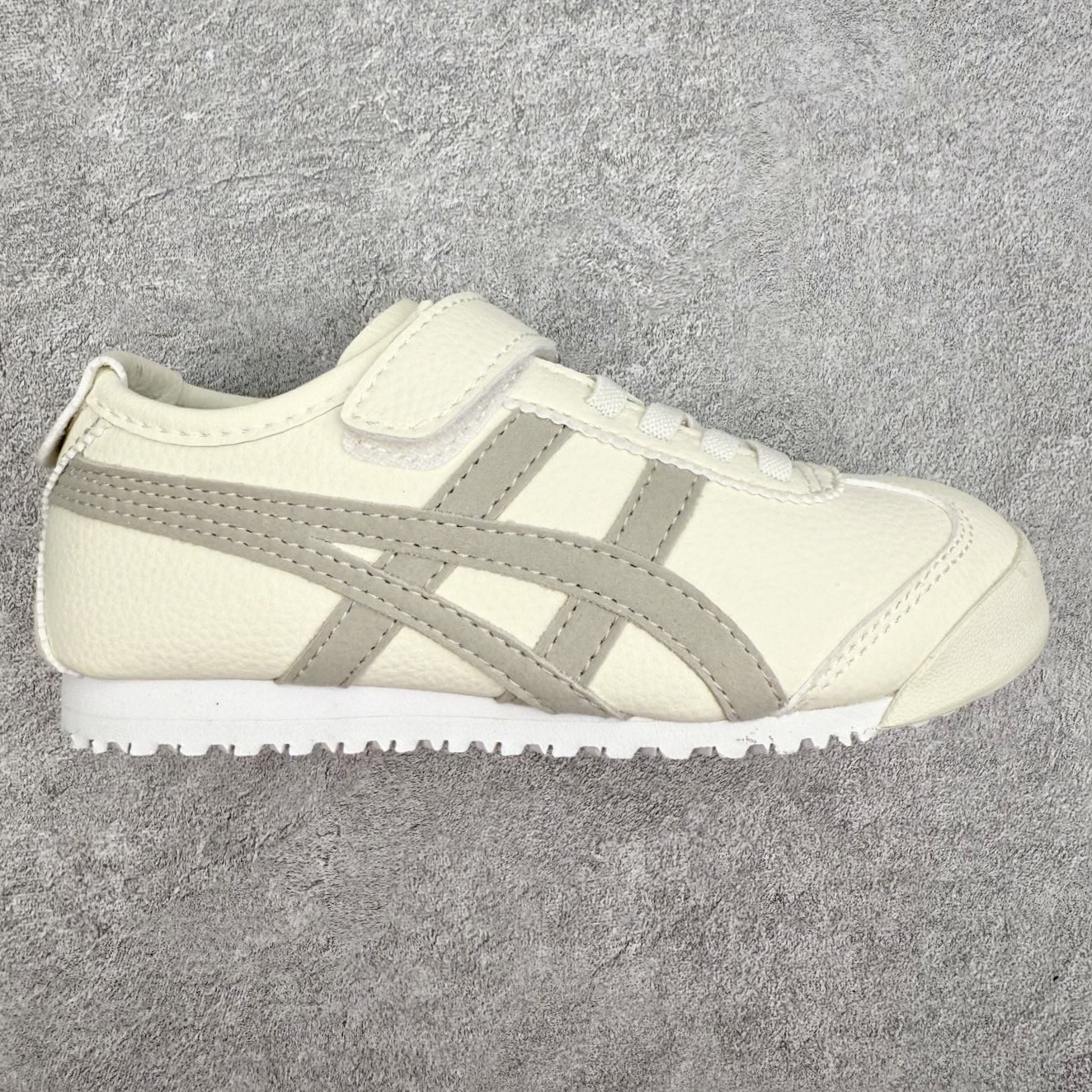图片[14]-Onitsuka Tiger 鬼冢虎童鞋 原盒原标半码 四联官方吊牌 乳胶组合鞋垫、纸质钢印中底 纯正尼龙布 做工极其细腻 原版全年原价不打折 全方位对比专柜 不用宰手买原版 这里满足你 24-37-选品中心