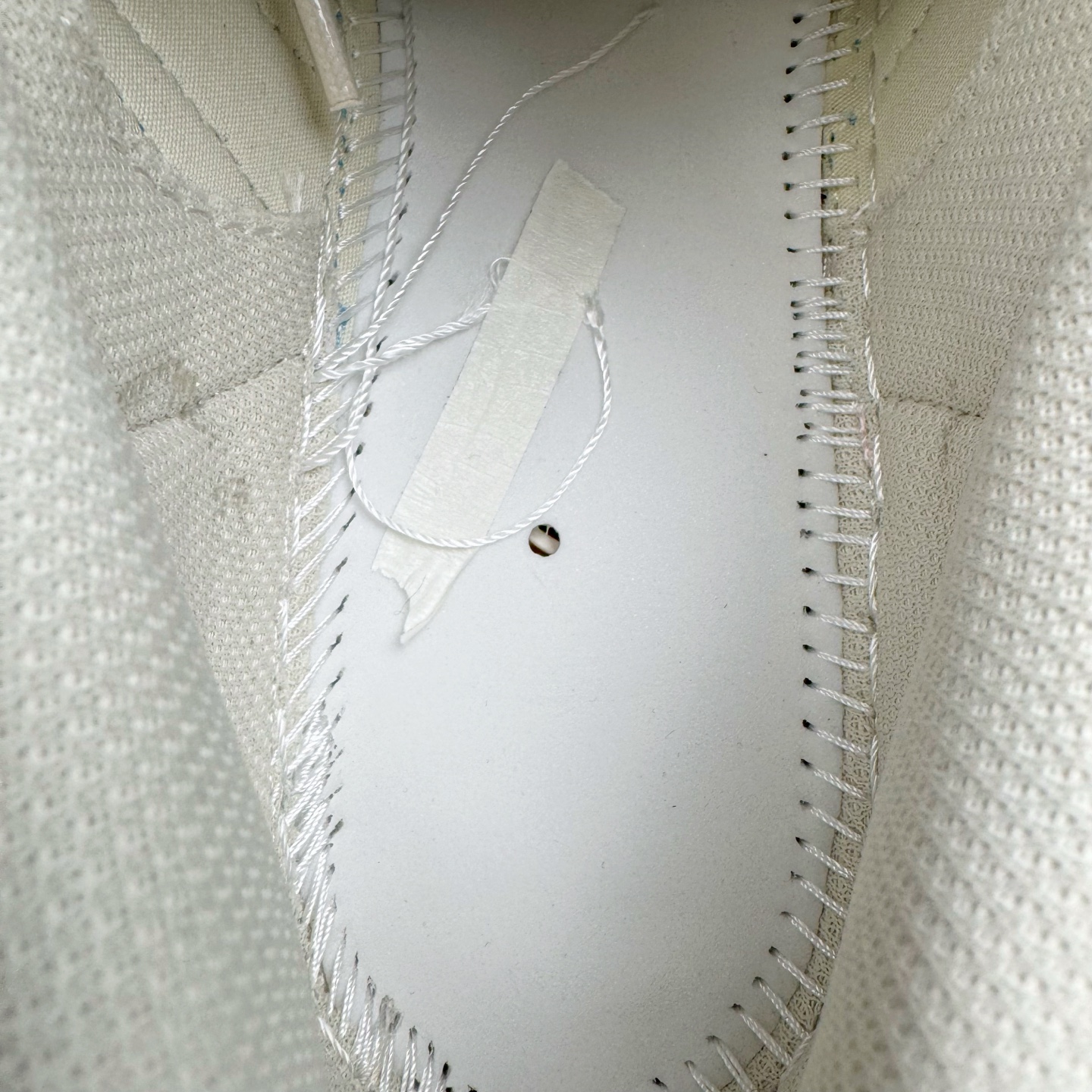 图片[10]-＃XP纯原套现福利 AD Originals Superstar 经典复古贝壳头板鞋 JQ1256 诞生于1969年 是第一双将全皮面鞋 身与橡胶鞋头结合在一起的低帮篮球鞋 Superstar最开始 是作为高帮篮球鞋Pro Model的低帮版本而出现的 但因为其独特和醒目的橡胶鞋头造型而让大家熟知 被大家形象地称为\\\”shelltoe\\\”贝壳头 在70年代的美国职业篮球场上 接近3/4的NBA球员都将这双Superstar作为场上用鞋 80年代之后 经过不断的改良和发展 Superstar逐渐成为横跨时装、音乐、街头文化、休闲和运动等各大领域的时尚潮鞋 尺码：36 36.5 37 38 38.5 39 40 40.5 41 42 42.5 43 44 44.5 45-选品中心