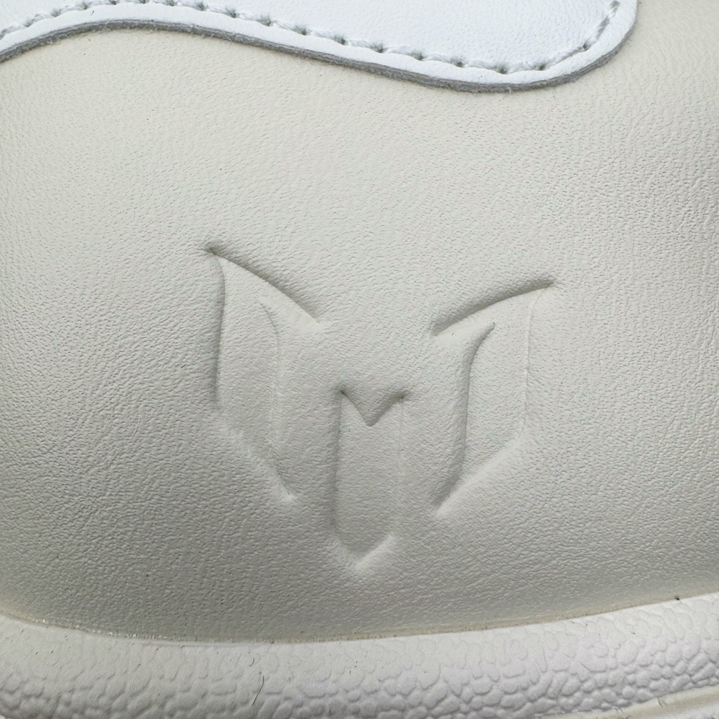 图片[16]-＃XP纯原套现福利 AD Originals Superstar 经典复古贝壳头板鞋 JQ1256 诞生于1969年 是第一双将全皮面鞋 身与橡胶鞋头结合在一起的低帮篮球鞋 Superstar最开始 是作为高帮篮球鞋Pro Model的低帮版本而出现的 但因为其独特和醒目的橡胶鞋头造型而让大家熟知 被大家形象地称为\\\”shelltoe\\\”贝壳头 在70年代的美国职业篮球场上 接近3/4的NBA球员都将这双Superstar作为场上用鞋 80年代之后 经过不断的改良和发展 Superstar逐渐成为横跨时装、音乐、街头文化、休闲和运动等各大领域的时尚潮鞋 尺码：36 36.5 37 38 38.5 39 40 40.5 41 42 42.5 43 44 44.5 45-选品中心