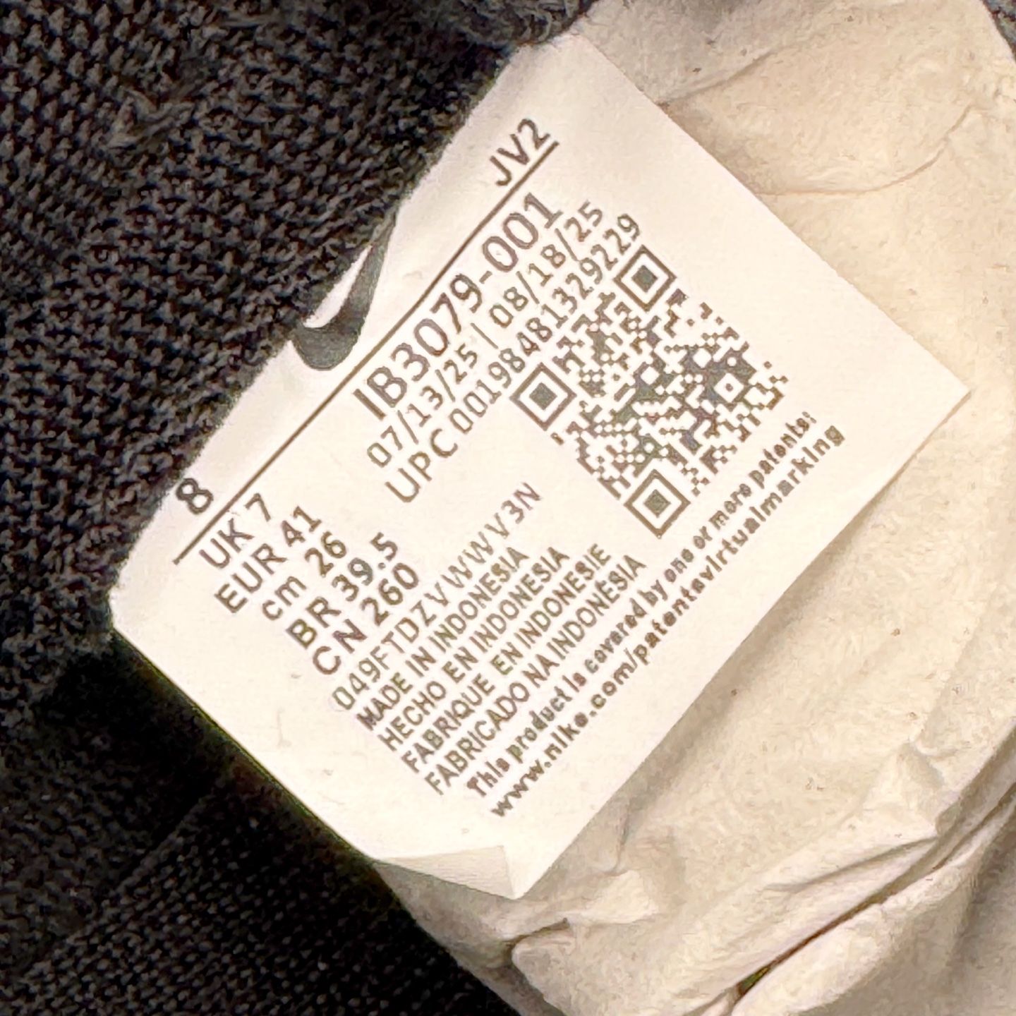 图片[13]-＃YC纯原 NK Dunk Low 黑灰 IB3079-001 实力大厂出品 新配色陆续开发 利润个位数只为口碑 全套原纸板楦头开发 确保原汁原味 完美呈现DUNK版型 一比一鞋头弧度高度鞋身弧度 此版本只针对中端市场 皮料材质有所更替 其他数据细节工艺流程均保持一致 绝不口嗨 细节品控鞋型随意对比 独家私模官方第六代原厂航空铝磨具打磨大底 鞋头坡度极致还原 无解鞋型 原盒原配 圈内天花板工艺 原厂玻璃冲刀 超高清洁度 全鞋零毛边皮料切割 原厂中底布点胶 中底布拉帮走线遵循公司 尺码：36 36.5 37.5 38 38.5 39 40 40.5 41 42 42.5 43 44 44.5 45 46-选品中心