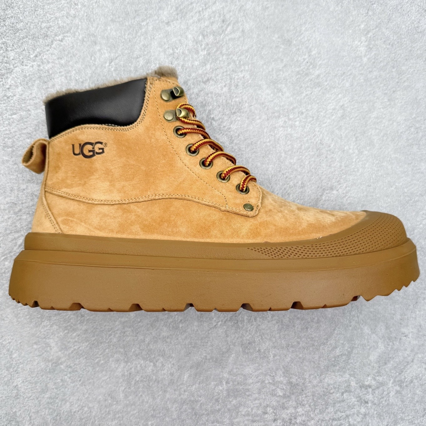 UGG Tasman Weather Hybrid 塔斯曼混合系列轻量休闲鞋 美国UGG秋冬新品（毛绒一体内里🔥保暖锁热）秋冬必备 户外男士高帮休闲马丁靴雪地靴系列 广东大厂品质 秋冬新款 时尚潮流搭配 面料釆用意大利进口磨砂牛皮 全鞋真牛皮材料 大底到五金都是代工厂原材料制作 好货不杀猪 首单质量严格把控 全套官网统一包装 今年冬季防寒户外专用产品 日常随意搭配 型男必备‼尺码：38-44-选品中心