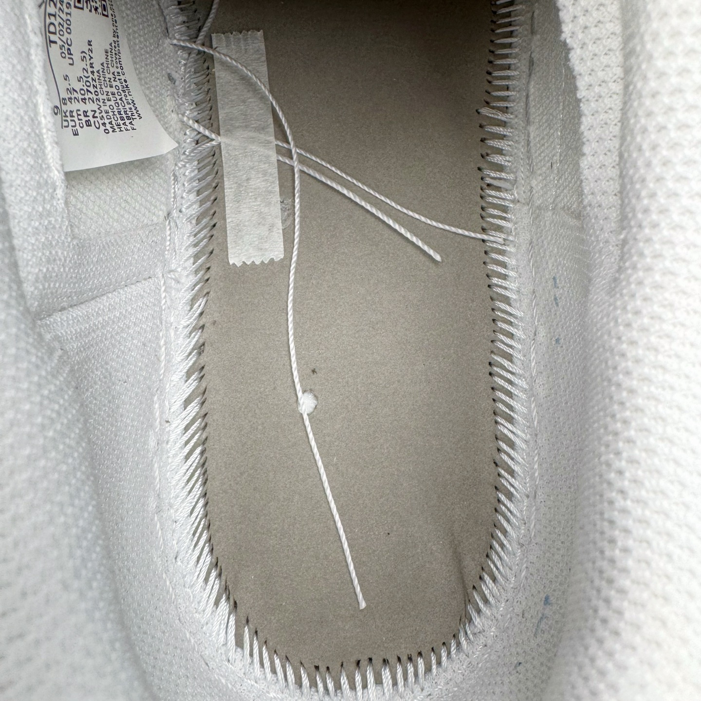 图片[18]-＃XC纯原 Travis Scott x Air Jordan AJ1 Low OG SP TS联名纯白倒钩低帮 TD1228-111 XC原厂全套原楦原纸板冲刀磨具开发 原厂皮料加持 原厂港宝加持定型后跟R度完美 同源原厂电绣 鬼脸飞翼针数密度立体效果一致 百分百一致原鞋 原厂拉帮工艺 针距密度一致 后跟弧度收口自然不对折 极致一眼正品既视感 进口玻璃冲刀皮料裁剪零毛边 全鞋电脑针车工艺 品控清洁度最高QC检验标准 免检产品 原厂订购鞋盒、鞋标、防尘纸、鞋撑、鞋带 追求极致的原厂味道 尺码：36 36.5 37.5 38 38.5 39 40 40.5 41 42 42.5 43 44 44.5 45 46 47.5-选品中心