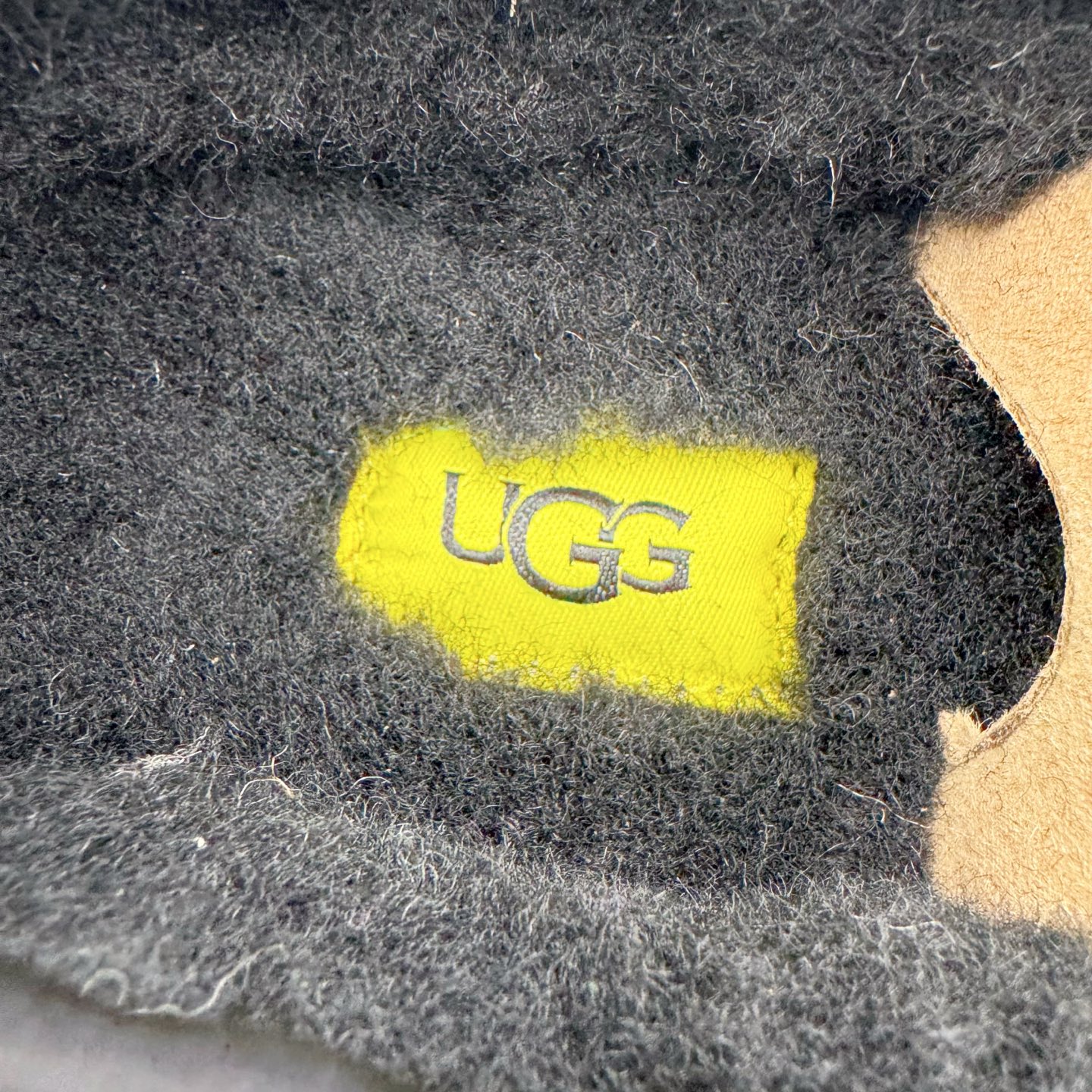 图片[11]-＃SP原厂 UGG 4096 塔斯曼高帮秋冬羊皮毛一体雪地靴 全鞋采用ZP同厂 隆丰A级澳洲进口羊皮毛一体 品牌代工厂生产线 完全遵循ZP工艺流程 代工厂原厂版师 秉承无原鞋不开发选择 注重每一处细节 市面最正版型 TREADLITE\\\”轻翼\\\”科技外底 轻便/耐用/柔韧/桩型【售后郑重承诺】一个月内若出现重大脱胶/断底等质量问题 直接为您换新！尺码：35 36 37 38 39 40 41 42 43-选品中心