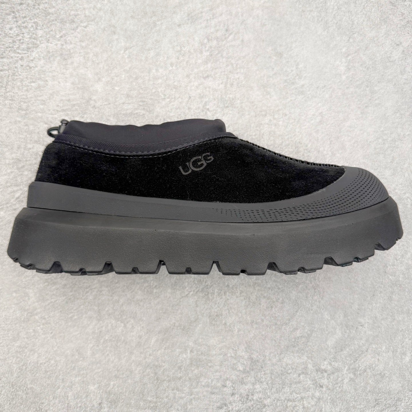 ＃SP原厂 UGG 4096 塔斯曼高帮秋冬羊皮毛一体雪地靴 全鞋采用ZP同厂 隆丰A级澳洲进口羊皮毛一体 品牌代工厂生产线 完全遵循ZP工艺流程 代工厂原厂版师 秉承无原鞋不开发选择 注重每一处细节 市面最正版型 TREADLITE\\\