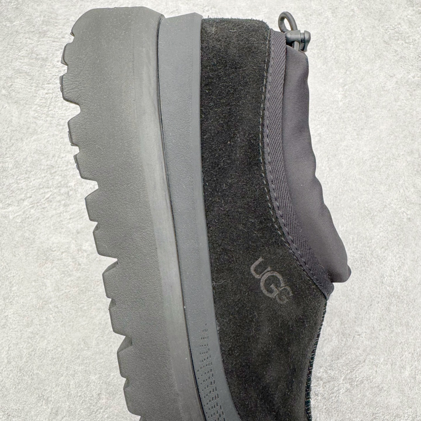 图片[6]-＃SP原厂 UGG 4096 塔斯曼高帮秋冬羊皮毛一体雪地靴 全鞋采用ZP同厂 隆丰A级澳洲进口羊皮毛一体 品牌代工厂生产线 完全遵循ZP工艺流程 代工厂原厂版师 秉承无原鞋不开发选择 注重每一处细节 市面最正版型 TREADLITE\\\”轻翼\\\”科技外底 轻便/耐用/柔韧/桩型【售后郑重承诺】一个月内若出现重大脱胶/断底等质量问题 直接为您换新！尺码：35 36 37 38 39 40 41 42 43-选品中心