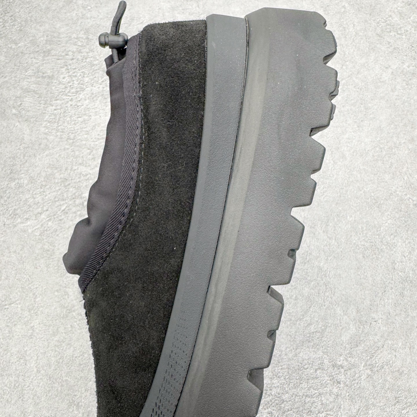 图片[7]-＃SP原厂 UGG 4096 塔斯曼高帮秋冬羊皮毛一体雪地靴 全鞋采用ZP同厂 隆丰A级澳洲进口羊皮毛一体 品牌代工厂生产线 完全遵循ZP工艺流程 代工厂原厂版师 秉承无原鞋不开发选择 注重每一处细节 市面最正版型 TREADLITE\\\”轻翼\\\”科技外底 轻便/耐用/柔韧/桩型【售后郑重承诺】一个月内若出现重大脱胶/断底等质量问题 直接为您换新！尺码：35 36 37 38 39 40 41 42 43-选品中心