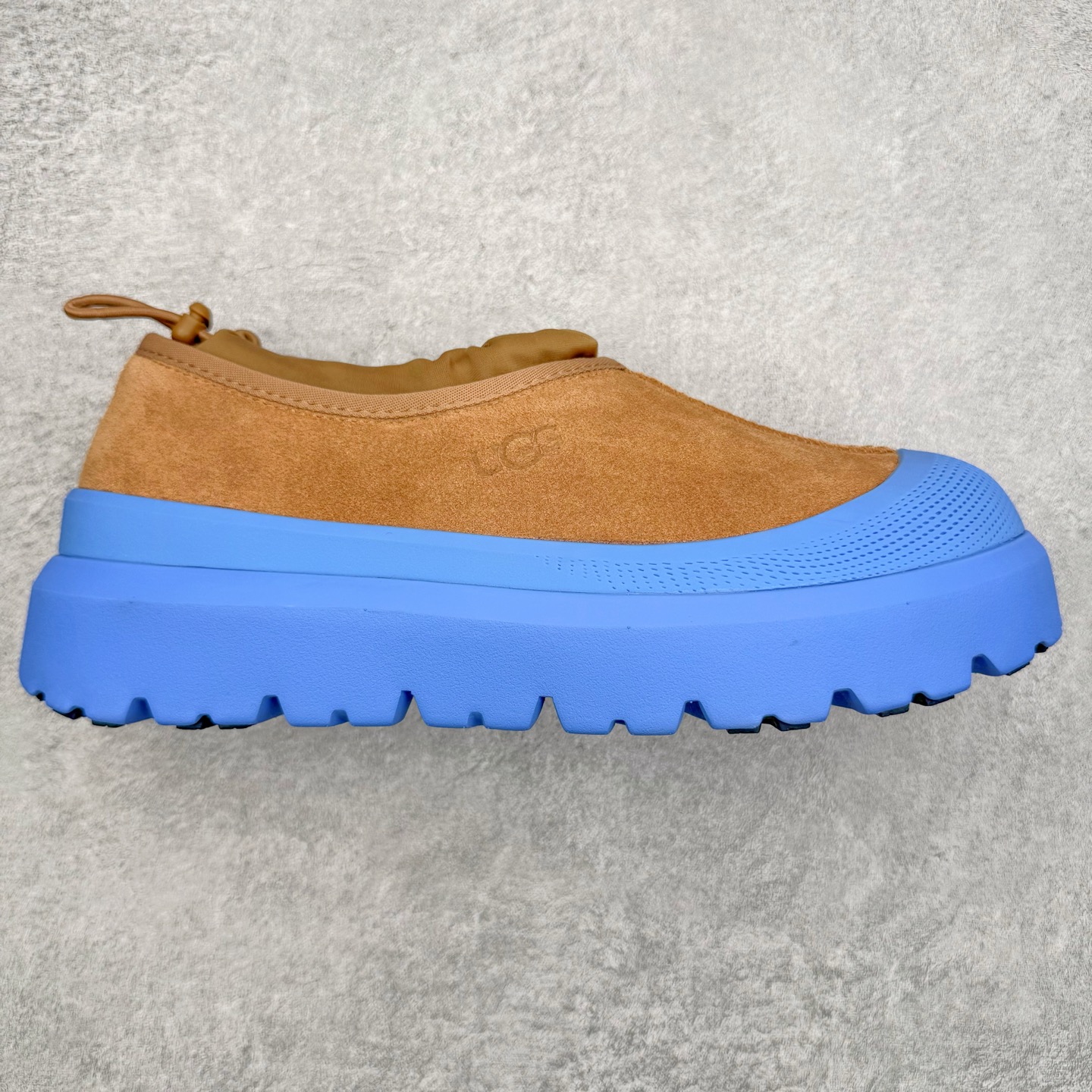 ＃SP原厂 UGG 4096 塔斯曼高帮秋冬羊皮毛一体雪地靴 全鞋采用ZP同厂 隆丰A级澳洲进口羊皮毛一体 品牌代工厂生产线 完全遵循ZP工艺流程 代工厂原厂版师 秉承无原鞋不开发选择 注重每一处细节 市面最正版型 TREADLITE\\\”轻翼\\\”科技外底 轻便/耐用/柔韧/桩型【售后郑重承诺】一个月内若出现重大脱胶/断底等质量问题 直接为您换新！尺码：35 36 37 38 39 40 41 42 43-选品中心