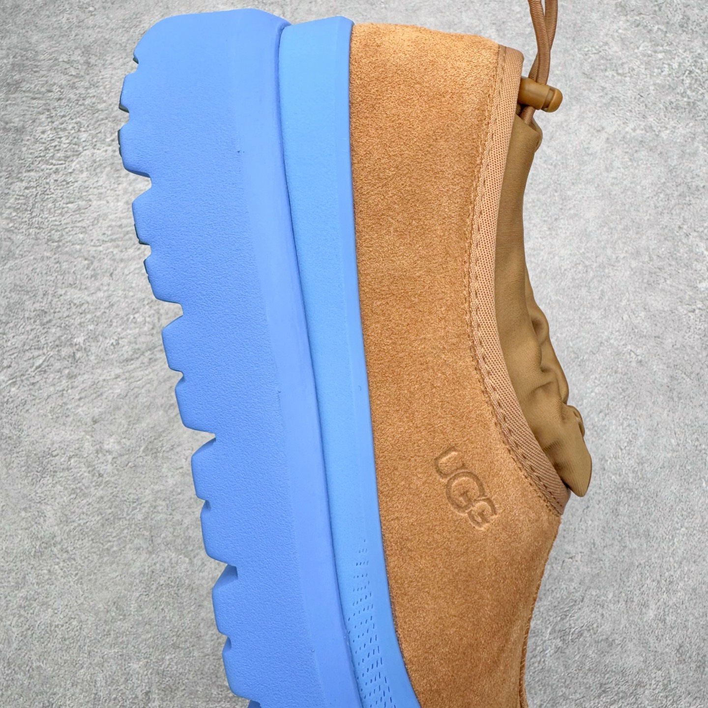 图片[6]-＃SP原厂 UGG 4096 塔斯曼高帮秋冬羊皮毛一体雪地靴 全鞋采用ZP同厂 隆丰A级澳洲进口羊皮毛一体 品牌代工厂生产线 完全遵循ZP工艺流程 代工厂原厂版师 秉承无原鞋不开发选择 注重每一处细节 市面最正版型 TREADLITE\\\”轻翼\\\”科技外底 轻便/耐用/柔韧/桩型【售后郑重承诺】一个月内若出现重大脱胶/断底等质量问题 直接为您换新！尺码：35 36 37 38 39 40 41 42 43-选品中心