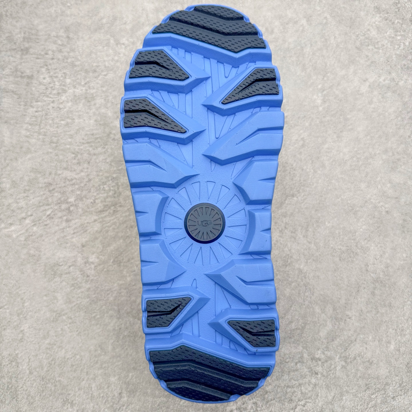 图片[9]-＃SP原厂 UGG 4096 塔斯曼高帮秋冬羊皮毛一体雪地靴 全鞋采用ZP同厂 隆丰A级澳洲进口羊皮毛一体 品牌代工厂生产线 完全遵循ZP工艺流程 代工厂原厂版师 秉承无原鞋不开发选择 注重每一处细节 市面最正版型 TREADLITE\\\”轻翼\\\”科技外底 轻便/耐用/柔韧/桩型【售后郑重承诺】一个月内若出现重大脱胶/断底等质量问题 直接为您换新！尺码：35 36 37 38 39 40 41 42 43-选品中心