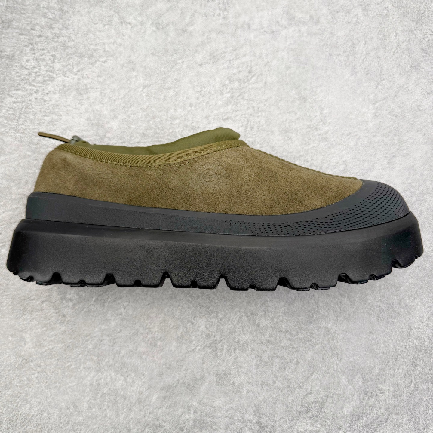 ＃SP原厂 UGG 4096 塔斯曼高帮秋冬羊皮毛一体雪地靴 全鞋采用ZP同厂 隆丰A级澳洲进口羊皮毛一体 品牌代工厂生产线 完全遵循ZP工艺流程 代工厂原厂版师 秉承无原鞋不开发选择 注重每一处细节 市面最正版型 TREADLITE\\\