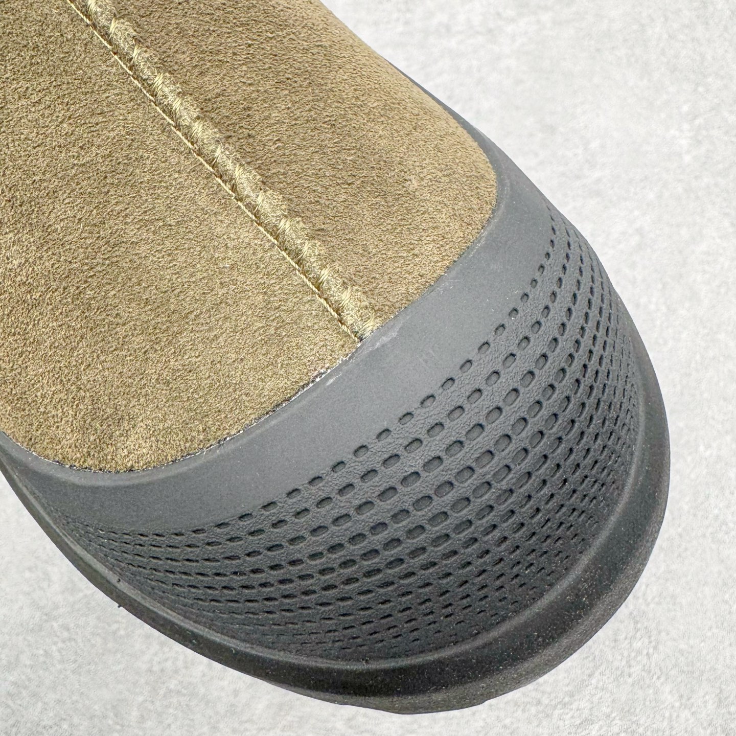 图片[11]-＃SP原厂 UGG 4096 塔斯曼高帮秋冬羊皮毛一体雪地靴 全鞋采用ZP同厂 隆丰A级澳洲进口羊皮毛一体 品牌代工厂生产线 完全遵循ZP工艺流程 代工厂原厂版师 秉承无原鞋不开发选择 注重每一处细节 市面最正版型 TREADLITE\\\”轻翼\\\”科技外底 轻便/耐用/柔韧/桩型【售后郑重承诺】一个月内若出现重大脱胶/断底等质量问题 直接为您换新！尺码：35 36 37 38 39 40 41 42 43-选品中心