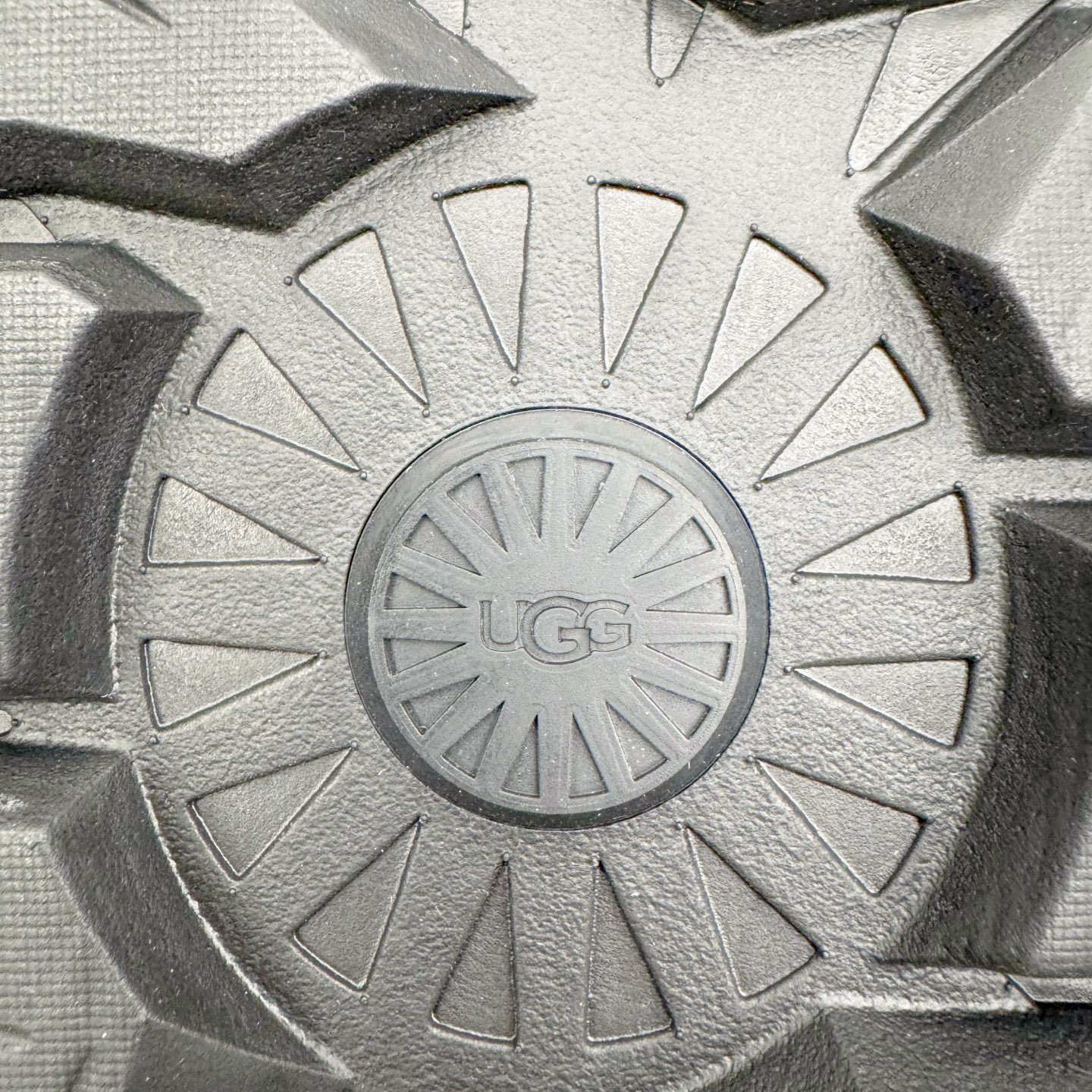 图片[14]-＃SP原厂 UGG 4096 塔斯曼高帮秋冬羊皮毛一体雪地靴 全鞋采用ZP同厂 隆丰A级澳洲进口羊皮毛一体 品牌代工厂生产线 完全遵循ZP工艺流程 代工厂原厂版师 秉承无原鞋不开发选择 注重每一处细节 市面最正版型 TREADLITE\\\”轻翼\\\”科技外底 轻便/耐用/柔韧/桩型【售后郑重承诺】一个月内若出现重大脱胶/断底等质量问题 直接为您换新！尺码：35 36 37 38 39 40 41 42 43-选品中心