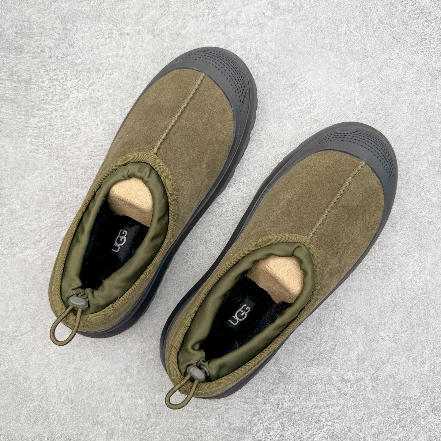 图片[3]-＃SP原厂 UGG 4096 塔斯曼高帮秋冬羊皮毛一体雪地靴 全鞋采用ZP同厂 隆丰A级澳洲进口羊皮毛一体 品牌代工厂生产线 完全遵循ZP工艺流程 代工厂原厂版师 秉承无原鞋不开发选择 注重每一处细节 市面最正版型 TREADLITE\\\”轻翼\\\”科技外底 轻便/耐用/柔韧/桩型【售后郑重承诺】一个月内若出现重大脱胶/断底等质量问题 直接为您换新！尺码：35 36 37 38 39 40 41 42 43-选品中心