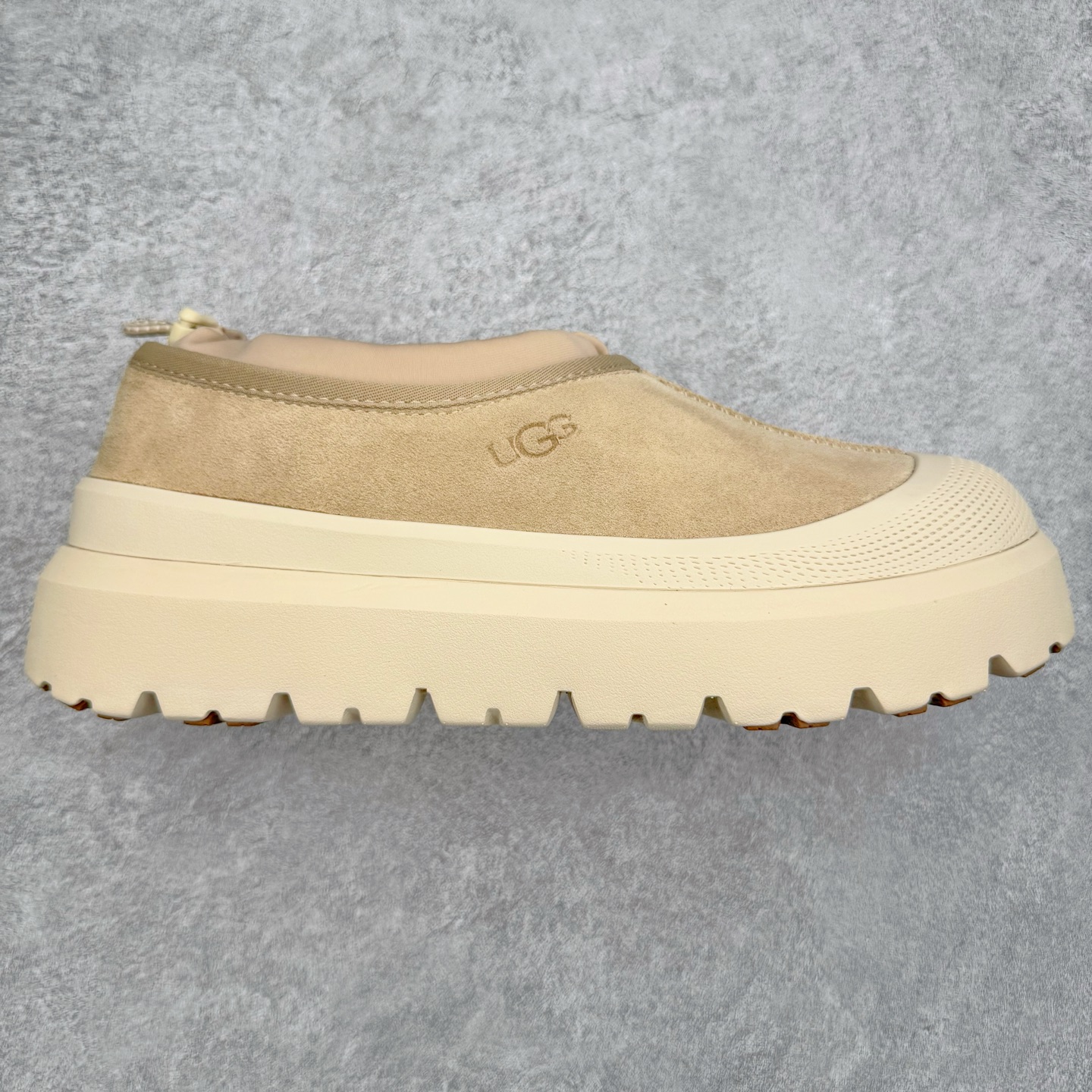 ＃SP原厂 UGG 4096 塔斯曼高帮秋冬羊皮毛一体雪地靴 全鞋采用ZP同厂 隆丰A级澳洲进口羊皮毛一体 品牌代工厂生产线 完全遵循ZP工艺流程 代工厂原厂版师 秉承无原鞋不开发选择 注重每一处细节 市面最正版型 TREADLITE\\\