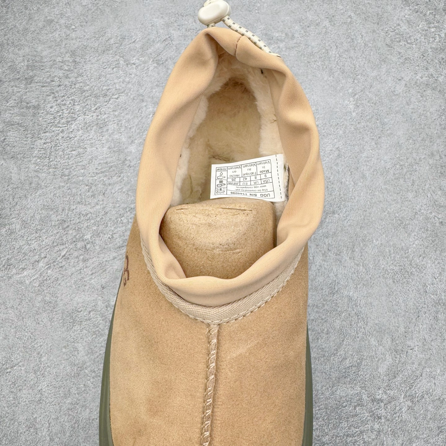 图片[5]-＃SP原厂 UGG 4096 塔斯曼高帮秋冬羊皮毛一体雪地靴 全鞋采用ZP同厂 隆丰A级澳洲进口羊皮毛一体 品牌代工厂生产线 完全遵循ZP工艺流程 代工厂原厂版师 秉承无原鞋不开发选择 注重每一处细节 市面最正版型 TREADLITE\\\”轻翼\\\”科技外底 轻便/耐用/柔韧/桩型【售后郑重承诺】一个月内若出现重大脱胶/断底等质量问题 直接为您换新！尺码：35 36 37 38 39 40 41 42 43-选品中心