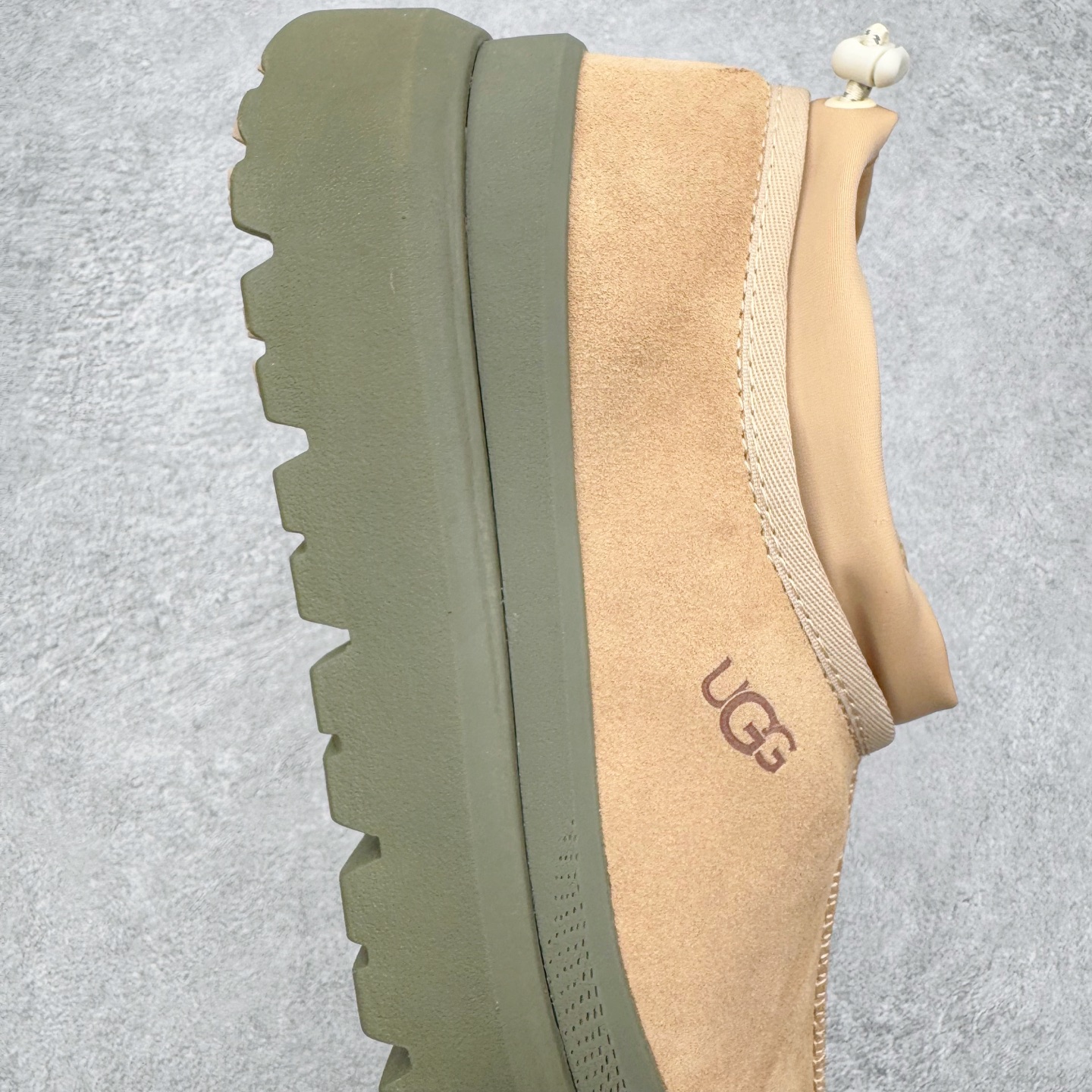 图片[6]-＃SP原厂 UGG 4096 塔斯曼高帮秋冬羊皮毛一体雪地靴 全鞋采用ZP同厂 隆丰A级澳洲进口羊皮毛一体 品牌代工厂生产线 完全遵循ZP工艺流程 代工厂原厂版师 秉承无原鞋不开发选择 注重每一处细节 市面最正版型 TREADLITE\\\”轻翼\\\”科技外底 轻便/耐用/柔韧/桩型【售后郑重承诺】一个月内若出现重大脱胶/断底等质量问题 直接为您换新！尺码：35 36 37 38 39 40 41 42 43-选品中心