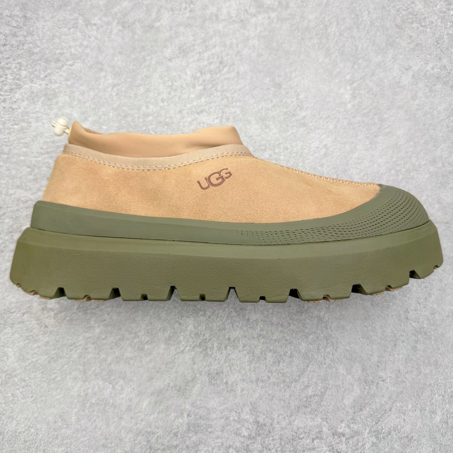 ＃SP原厂 UGG 4096 塔斯曼高帮秋冬羊皮毛一体雪地靴 全鞋采用ZP同厂 隆丰A级澳洲进口羊皮毛一体 品牌代工厂生产线 完全遵循ZP工艺流程 代工厂原厂版师 秉承无原鞋不开发选择 注重每一处细节 市面最正版型 TREADLITE\\\”轻翼\\\”科技外底 轻便/耐用/柔韧/桩型【售后郑重承诺】一个月内若出现重大脱胶/断底等质量问题 直接为您换新！尺码：35 36 37 38 39 40 41 42 43-选品中心