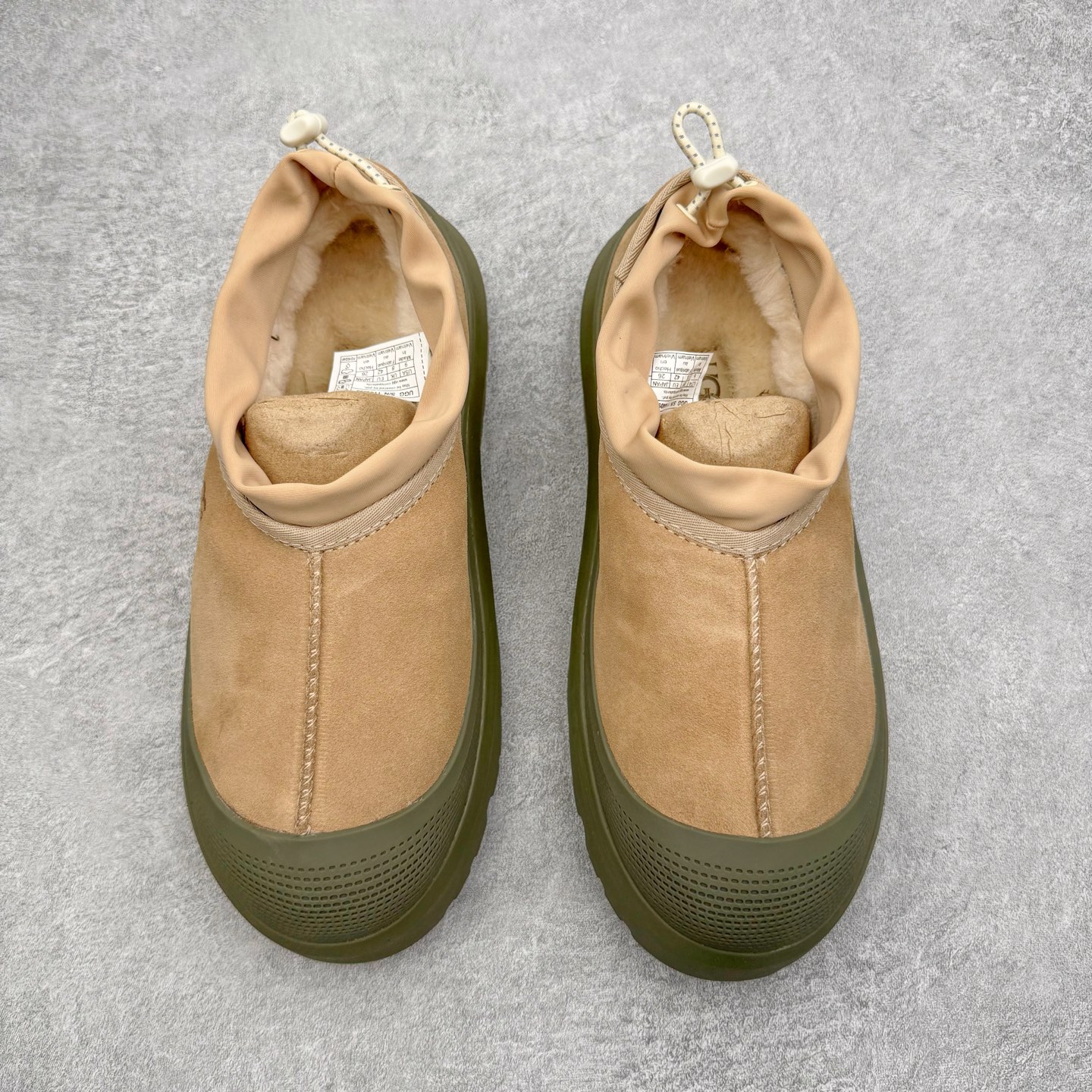 图片[2]-＃SP原厂 UGG 4096 塔斯曼高帮秋冬羊皮毛一体雪地靴 全鞋采用ZP同厂 隆丰A级澳洲进口羊皮毛一体 品牌代工厂生产线 完全遵循ZP工艺流程 代工厂原厂版师 秉承无原鞋不开发选择 注重每一处细节 市面最正版型 TREADLITE\\\”轻翼\\\”科技外底 轻便/耐用/柔韧/桩型【售后郑重承诺】一个月内若出现重大脱胶/断底等质量问题 直接为您换新！尺码：35 36 37 38 39 40 41 42 43-选品中心