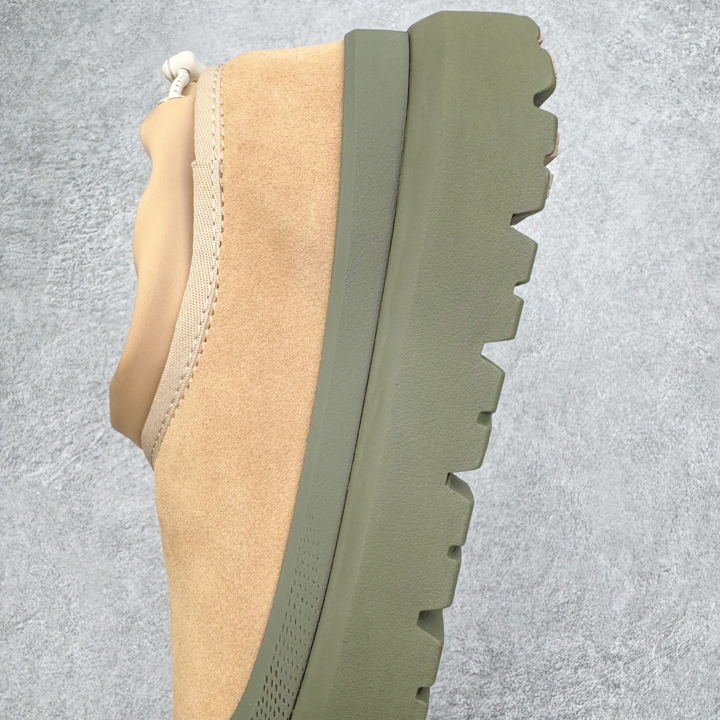 图片[7]-＃SP原厂 UGG 4096 塔斯曼高帮秋冬羊皮毛一体雪地靴 全鞋采用ZP同厂 隆丰A级澳洲进口羊皮毛一体 品牌代工厂生产线 完全遵循ZP工艺流程 代工厂原厂版师 秉承无原鞋不开发选择 注重每一处细节 市面最正版型 TREADLITE\\\”轻翼\\\”科技外底 轻便/耐用/柔韧/桩型【售后郑重承诺】一个月内若出现重大脱胶/断底等质量问题 直接为您换新！尺码：35 36 37 38 39 40 41 42 43-选品中心