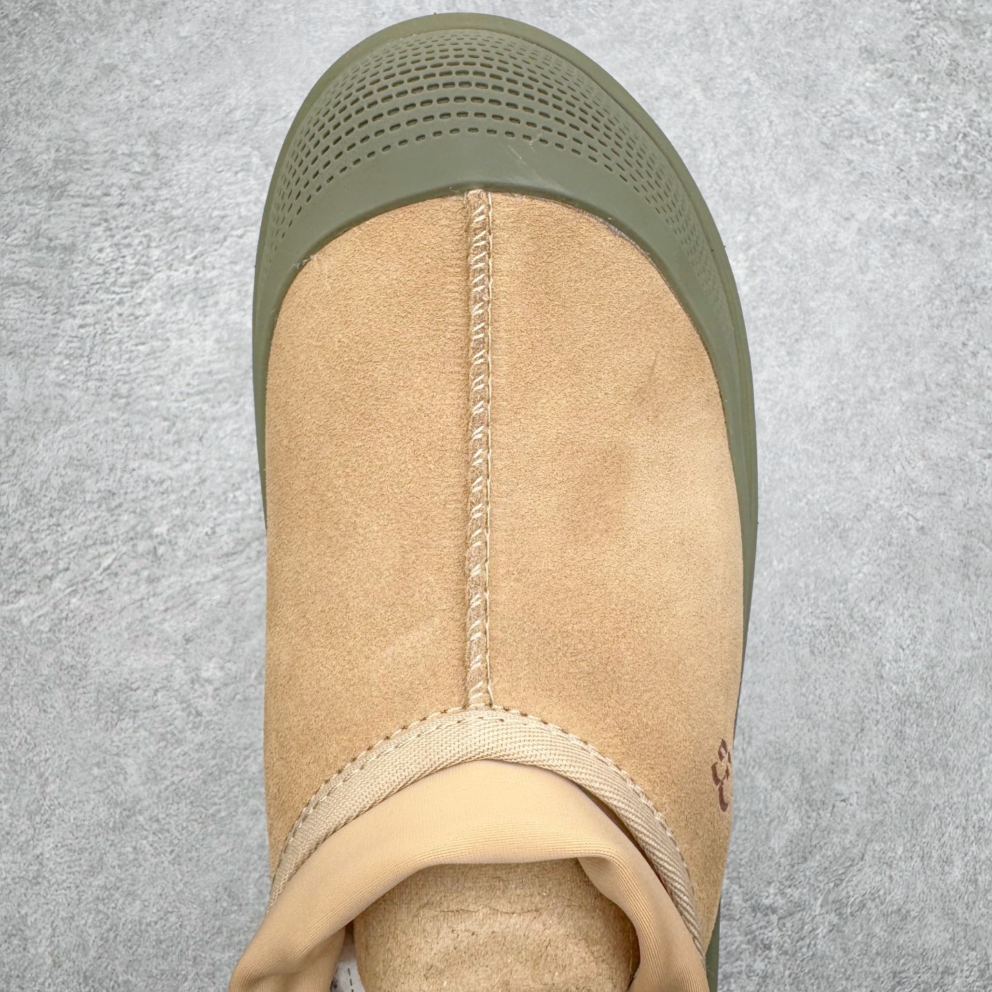 图片[4]-＃SP原厂 UGG 4096 塔斯曼高帮秋冬羊皮毛一体雪地靴 全鞋采用ZP同厂 隆丰A级澳洲进口羊皮毛一体 品牌代工厂生产线 完全遵循ZP工艺流程 代工厂原厂版师 秉承无原鞋不开发选择 注重每一处细节 市面最正版型 TREADLITE\\\”轻翼\\\”科技外底 轻便/耐用/柔韧/桩型【售后郑重承诺】一个月内若出现重大脱胶/断底等质量问题 直接为您换新！尺码：35 36 37 38 39 40 41 42 43-选品中心