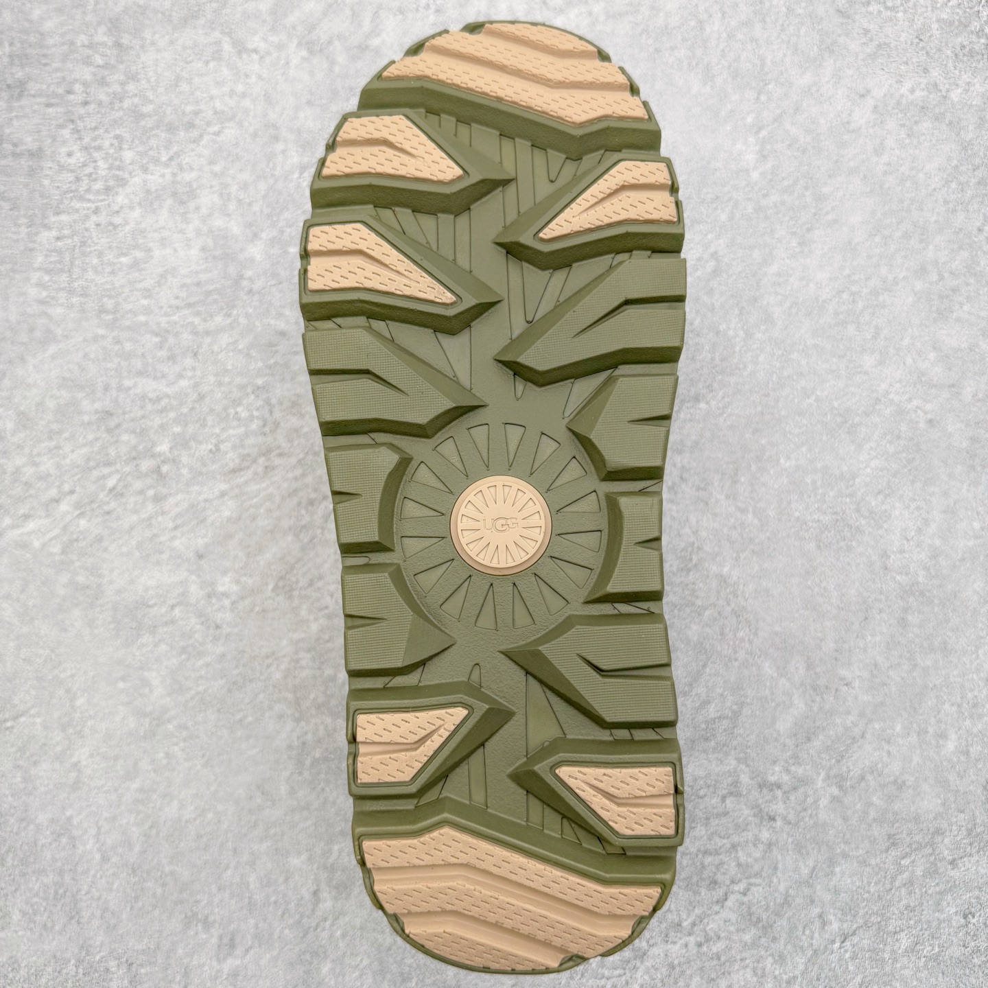 图片[9]-＃SP原厂 UGG 4096 塔斯曼高帮秋冬羊皮毛一体雪地靴 全鞋采用ZP同厂 隆丰A级澳洲进口羊皮毛一体 品牌代工厂生产线 完全遵循ZP工艺流程 代工厂原厂版师 秉承无原鞋不开发选择 注重每一处细节 市面最正版型 TREADLITE\\\”轻翼\\\”科技外底 轻便/耐用/柔韧/桩型【售后郑重承诺】一个月内若出现重大脱胶/断底等质量问题 直接为您换新！尺码：35 36 37 38 39 40 41 42 43-选品中心