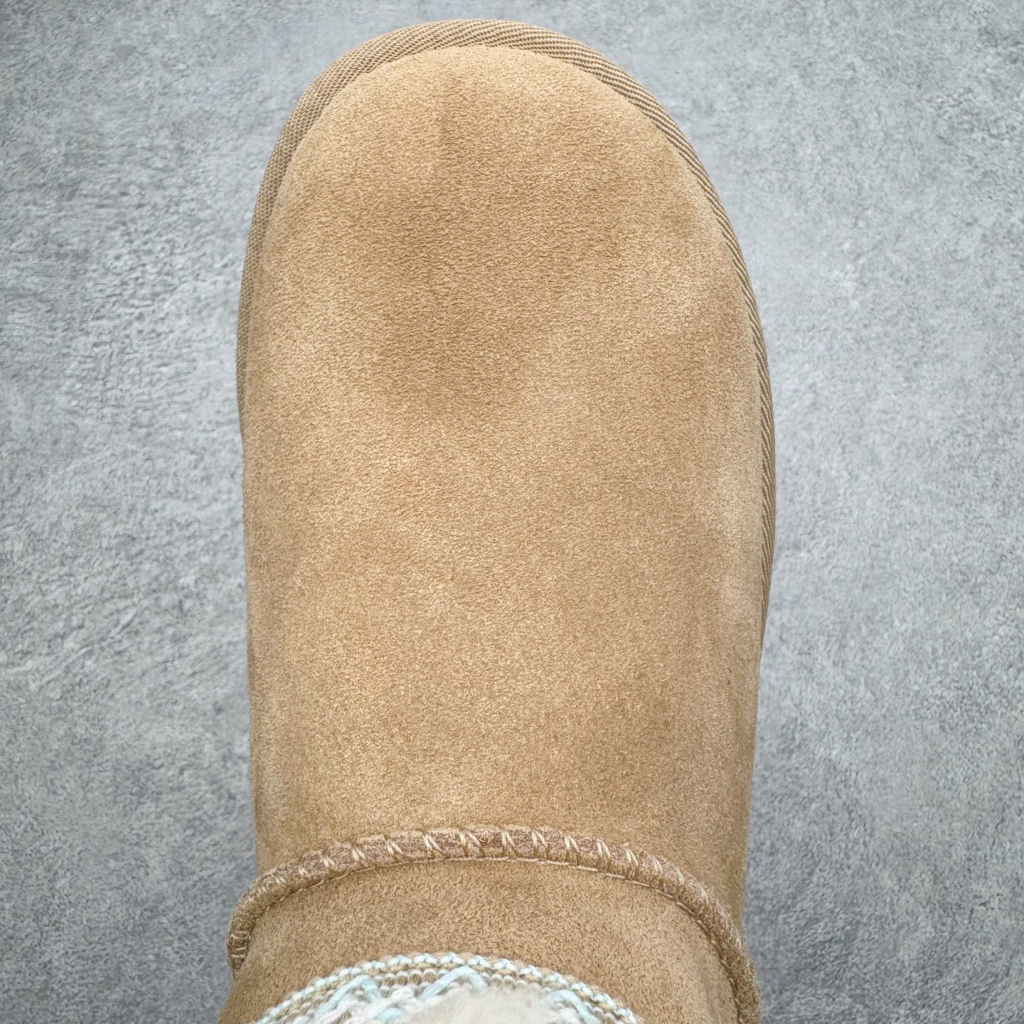 图片[4]-＃SP原厂 UGG 4496 秋冬羊皮毛一体雪地靴 全鞋采用ZP同厂 隆丰A级澳洲进口羊皮毛一体 品牌代工厂生产线 完全遵循ZP工艺流程 代工厂原厂版师 秉承无原鞋不开发选择 注重每一处细节 市面最正版型 TREADLITE\\\”轻翼\\\”科技外底 轻便/耐用/柔韧/桩型【售后郑重承诺】一个月内若出现重大脱胶/断底等质量问题 直接为您换新！尺码：35 36 37 38 39 40-选品中心