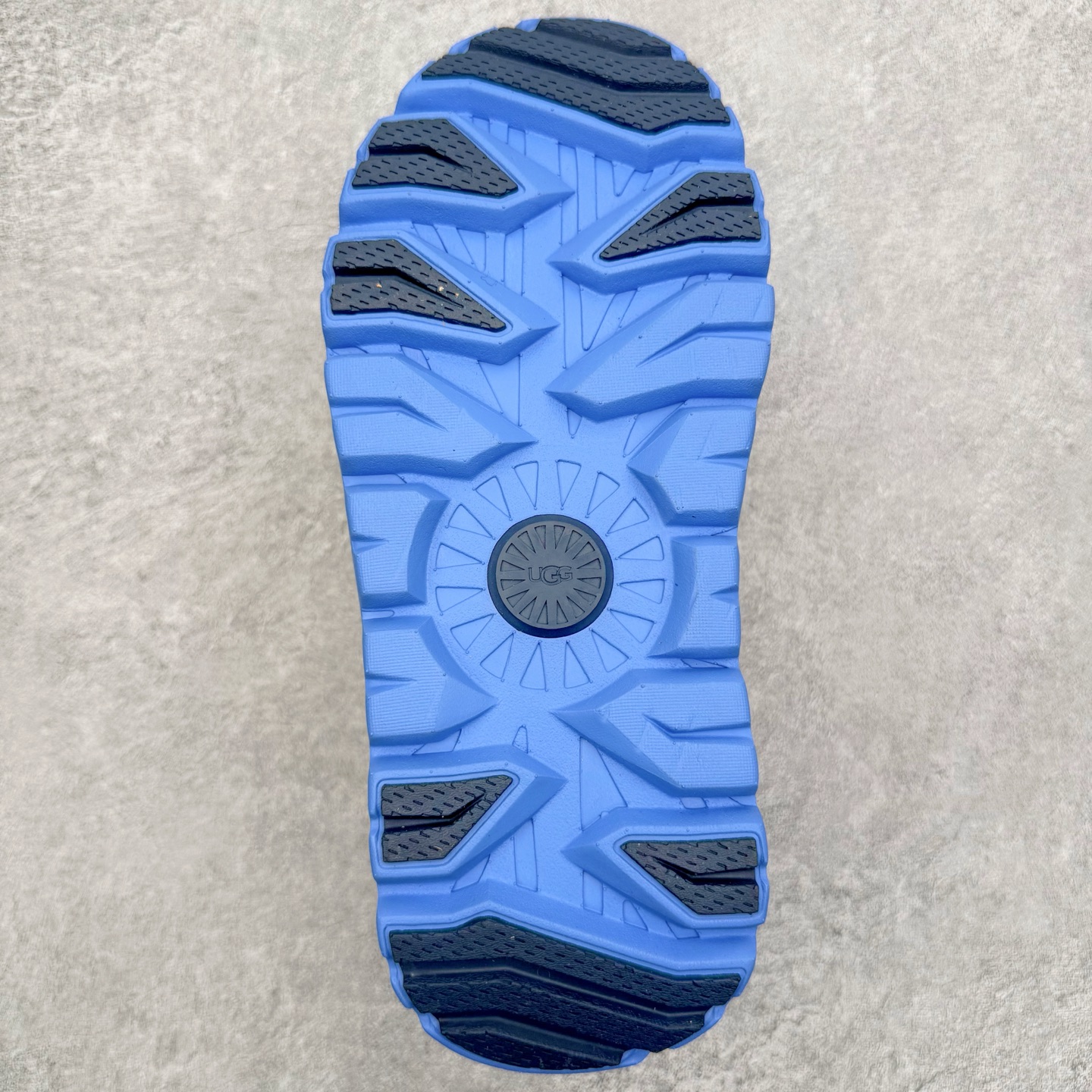 图片[9]-＃SP原厂 UGG 3991 塔斯曼高帮秋冬羊皮毛一体雪地靴 全鞋采用ZP同厂 隆丰A级澳洲进口羊皮毛一体 品牌代工厂生产线 完全遵循ZP工艺流程 代工厂原厂版师 秉承无原鞋不开发选择 注重每一处细节 市面最正版型 TREADLITE\\\”轻翼\\\”科技外底 轻便/耐用/柔韧/桩型【售后郑重承诺】一个月内若出现重大脱胶/断底等质量问题 直接为您换新！尺码：35 36 37 38 39 40 41 42 43-选品中心