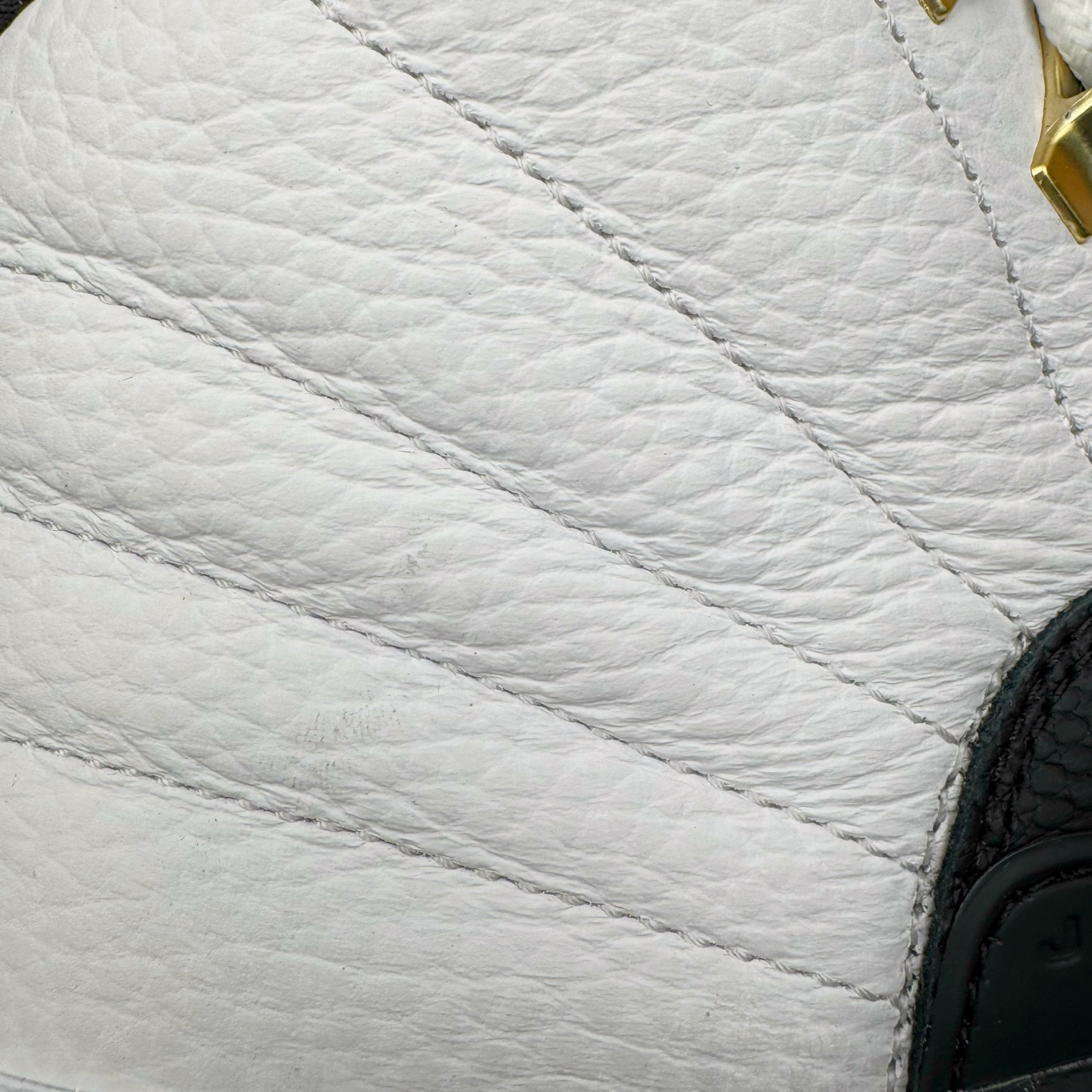图片[18]-＃纯原 Air Jordan AJ12 Retro 黑白金扣 货号：CT8013-117 外贸特供批次 原楦原档案数据开模打造 原汁原味12代鞋型 进口原厂皮料 原厂碳板 原装材料 原厂定制金属扣 原厂电绣 支持与公司货全方位对比 只服务于5%懂鞋的高端客户 发国外可支持各种retail商店充正寄售 尺码：40 40.5 41 42 42.5 43 44 44.5 45 45.5 46 47.5 48.5-选品中心