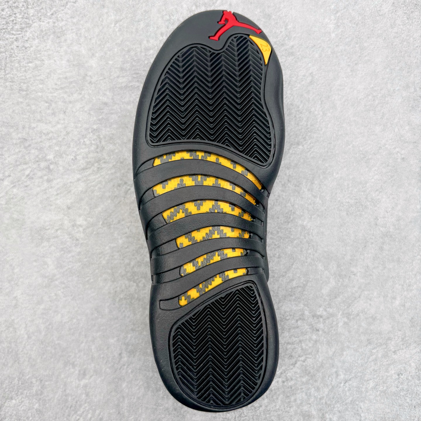 图片[9]-＃纯原 Air Jordan AJ12 Retro 黑白金扣 货号：CT8013-117 外贸特供批次 原楦原档案数据开模打造 原汁原味12代鞋型 进口原厂皮料 原厂碳板 原装材料 原厂定制金属扣 原厂电绣 支持与公司货全方位对比 只服务于5%懂鞋的高端客户 发国外可支持各种retail商店充正寄售 尺码：40 40.5 41 42 42.5 43 44 44.5 45 45.5 46 47.5 48.5-选品中心