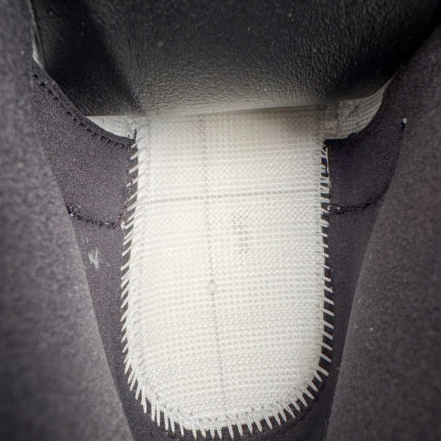 图片[10]-＃纯原 Air Jordan AJ12 Retro 黑白金扣 货号：CT8013-117 外贸特供批次 原楦原档案数据开模打造 原汁原味12代鞋型 进口原厂皮料 原厂碳板 原装材料 原厂定制金属扣 原厂电绣 支持与公司货全方位对比 只服务于5%懂鞋的高端客户 发国外可支持各种retail商店充正寄售 尺码：40 40.5 41 42 42.5 43 44 44.5 45 45.5 46 47.5 48.5-选品中心