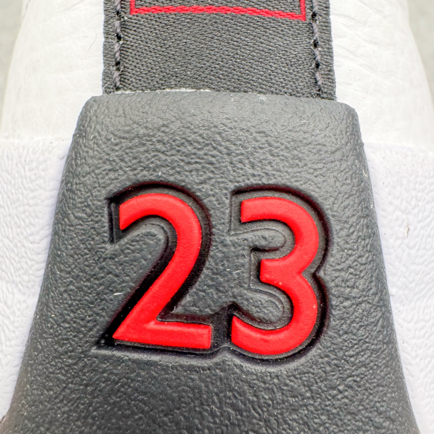 图片[15]-＃纯原 Air Jordan AJ12 Retro 黑白金扣 货号：CT8013-117 外贸特供批次 原楦原档案数据开模打造 原汁原味12代鞋型 进口原厂皮料 原厂碳板 原装材料 原厂定制金属扣 原厂电绣 支持与公司货全方位对比 只服务于5%懂鞋的高端客户 发国外可支持各种retail商店充正寄售 尺码：40 40.5 41 42 42.5 43 44 44.5 45 45.5 46 47.5 48.5-选品中心