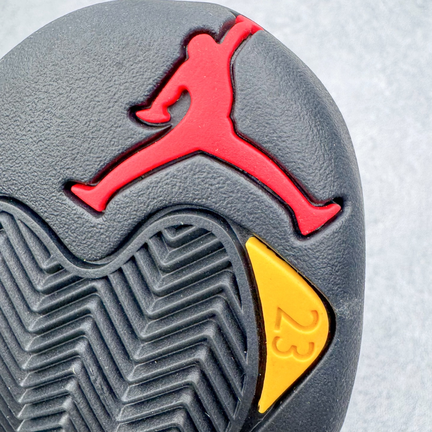 图片[20]-＃纯原 Air Jordan AJ12 Retro 黑白金扣 货号：CT8013-117 外贸特供批次 原楦原档案数据开模打造 原汁原味12代鞋型 进口原厂皮料 原厂碳板 原装材料 原厂定制金属扣 原厂电绣 支持与公司货全方位对比 只服务于5%懂鞋的高端客户 发国外可支持各种retail商店充正寄售 尺码：40 40.5 41 42 42.5 43 44 44.5 45 45.5 46 47.5 48.5-选品中心