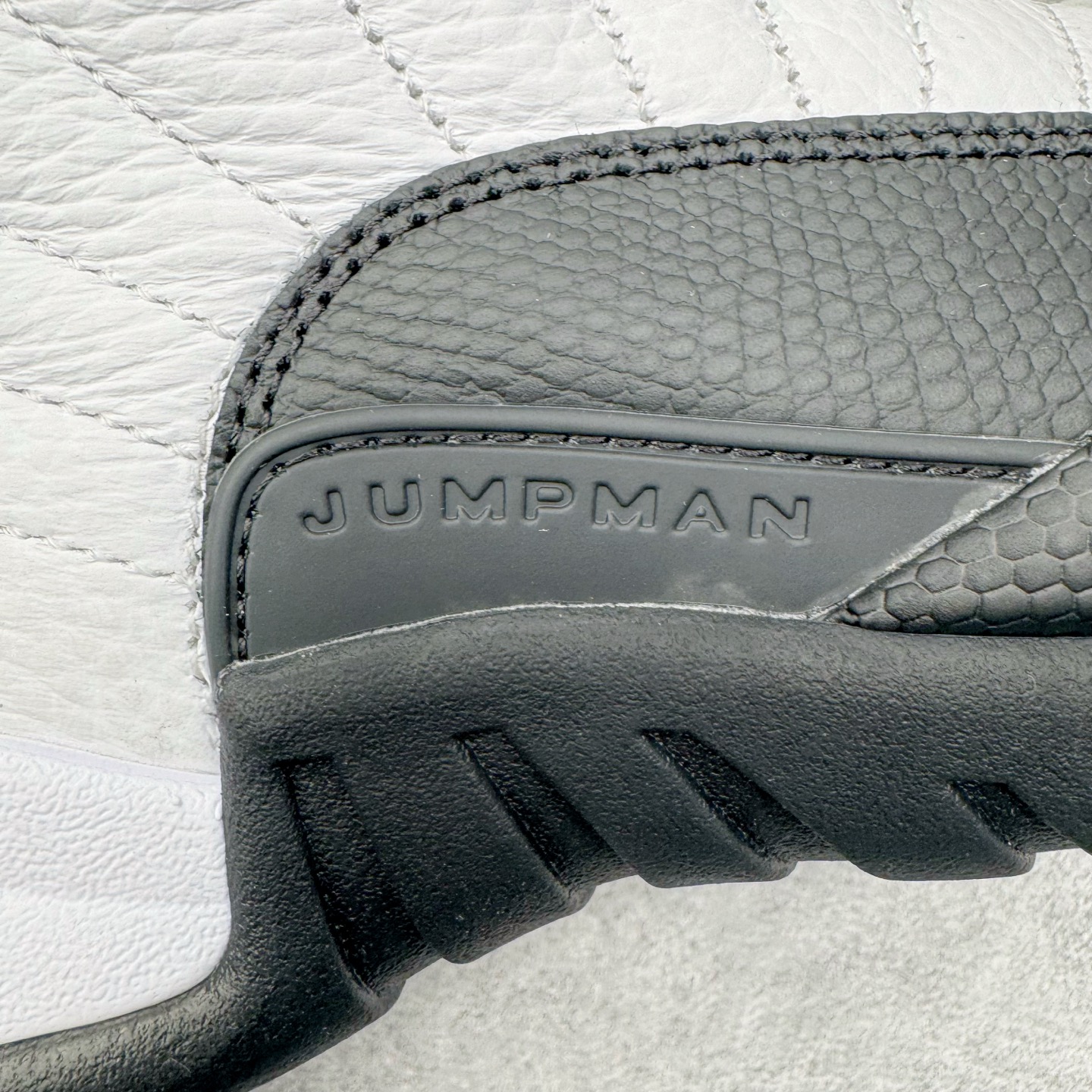 图片[19]-＃纯原 Air Jordan AJ12 Retro 黑白金扣 货号：CT8013-117 外贸特供批次 原楦原档案数据开模打造 原汁原味12代鞋型 进口原厂皮料 原厂碳板 原装材料 原厂定制金属扣 原厂电绣 支持与公司货全方位对比 只服务于5%懂鞋的高端客户 发国外可支持各种retail商店充正寄售 尺码：40 40.5 41 42 42.5 43 44 44.5 45 45.5 46 47.5 48.5-选品中心